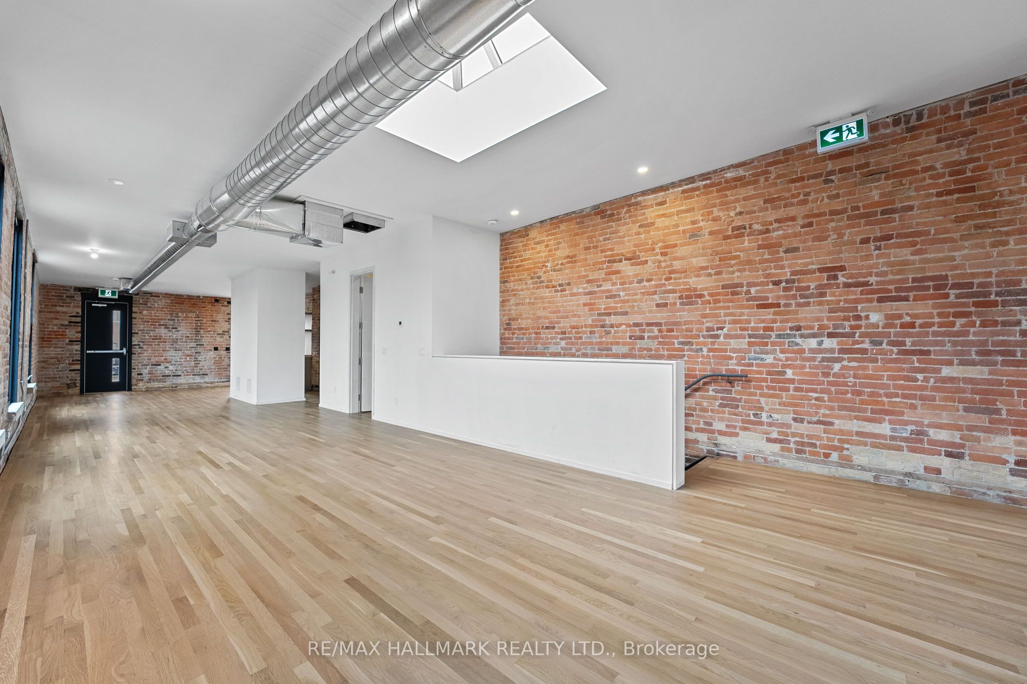 #300 - 972 Queen Street Property Photo 5