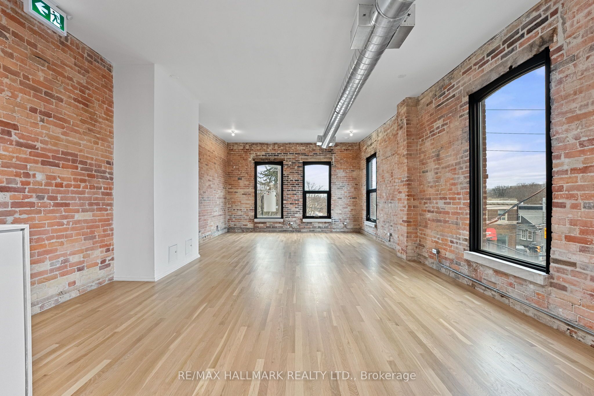 #300 - 972 Queen Street Property Photo 6