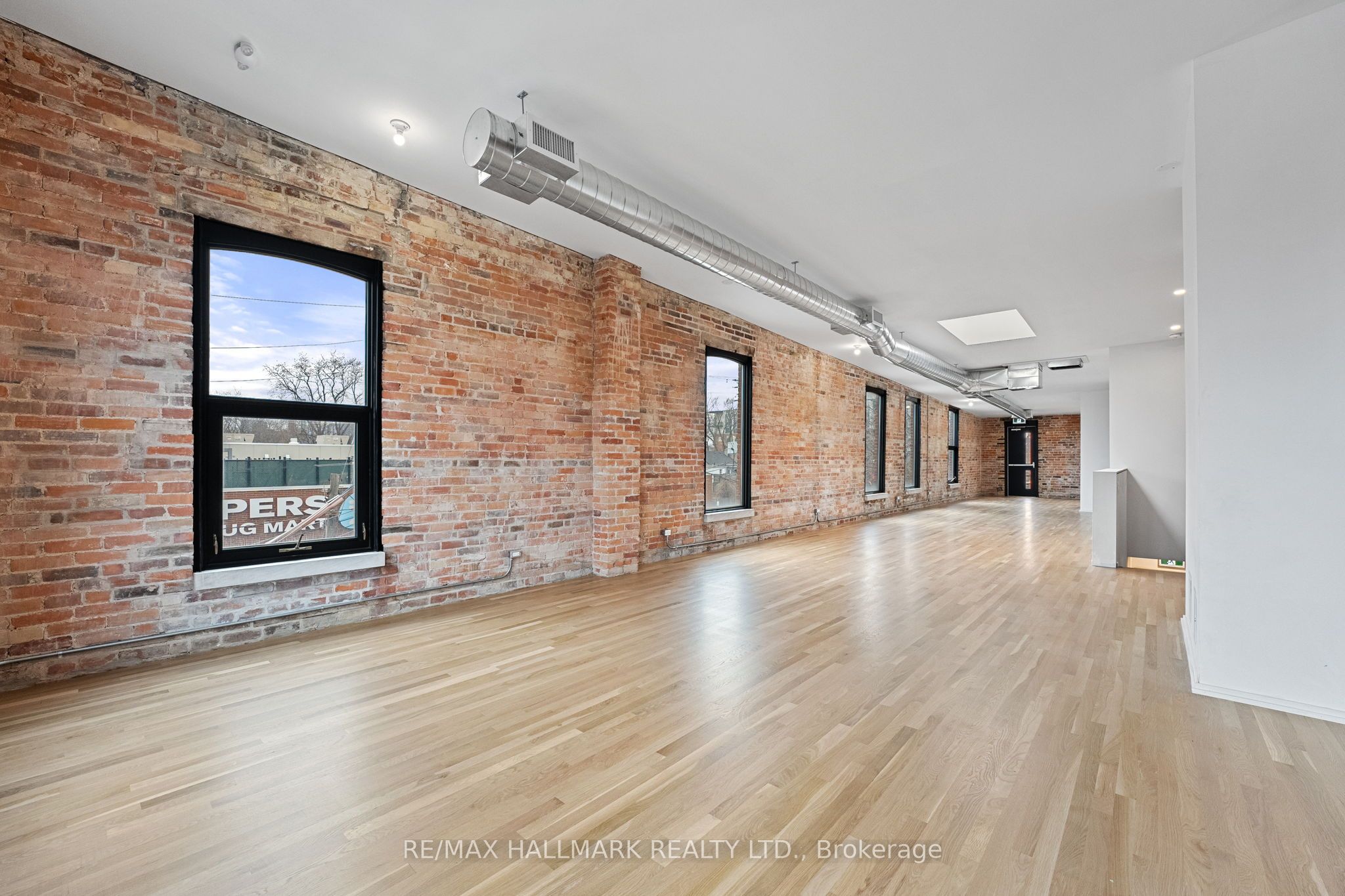 #300 - 972 Queen Street Property Photo 7