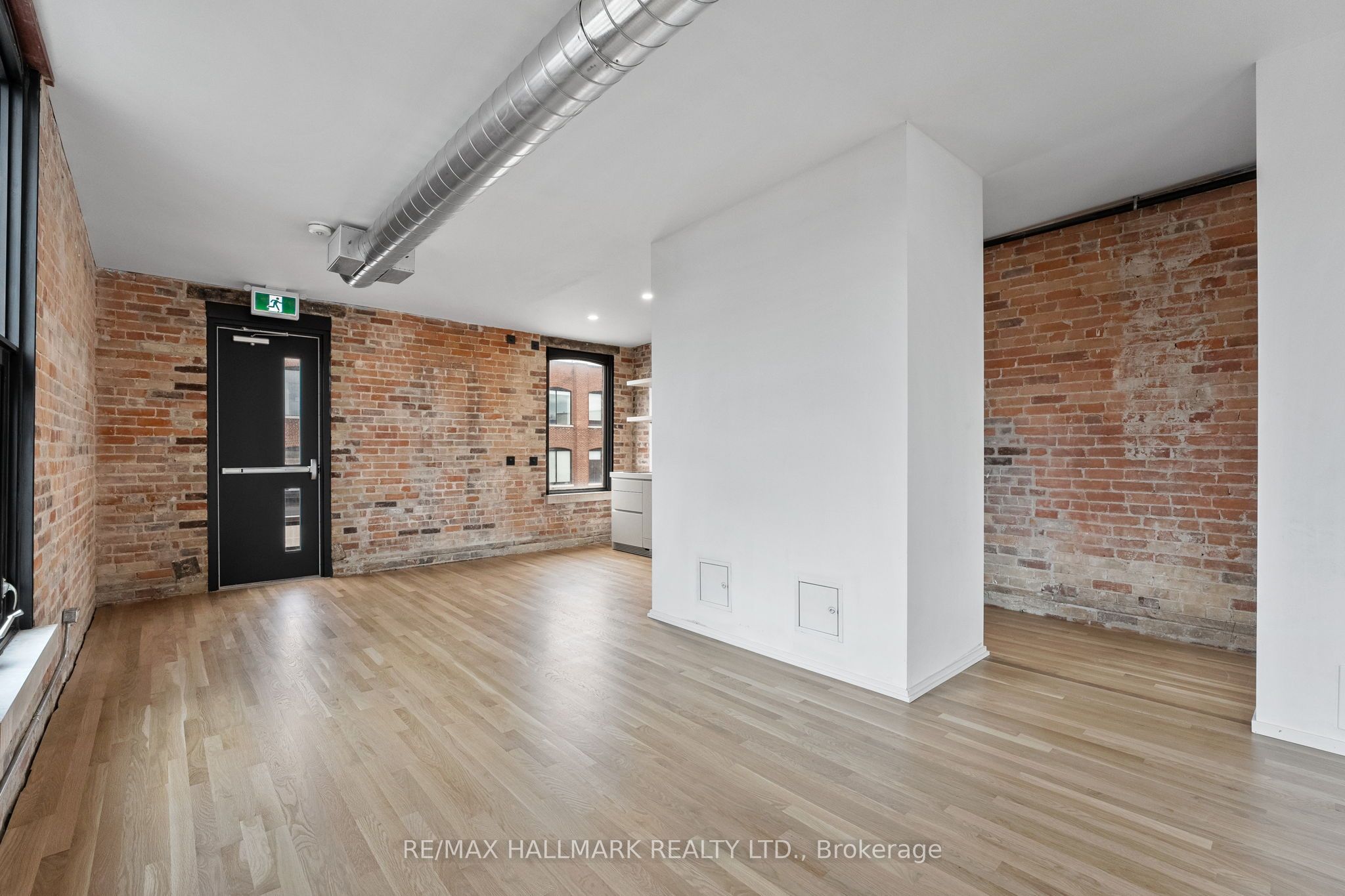 #300 - 972 Queen Street Property Photo 11