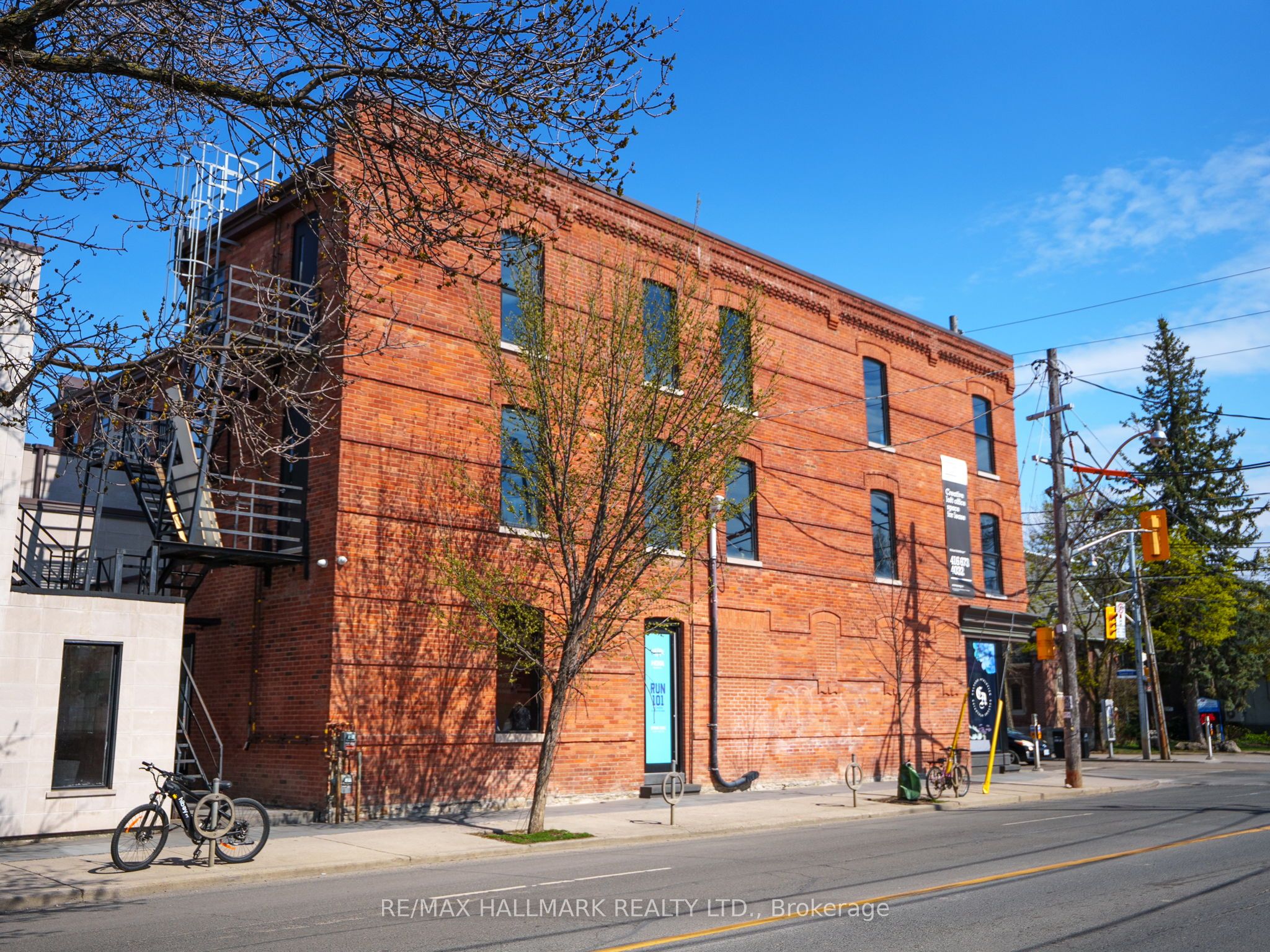 #300 - 972 Queen Street Property Photo 12