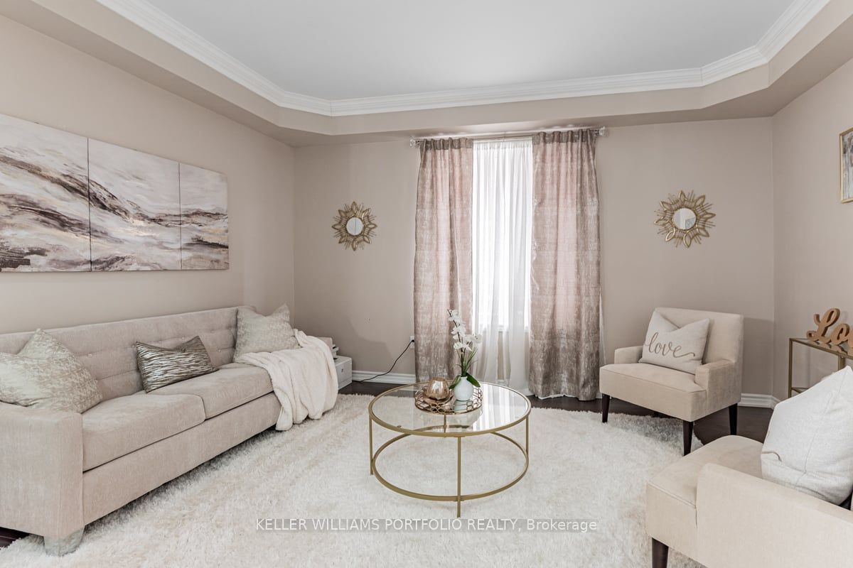 42 Willoughby Place Property Photo 6