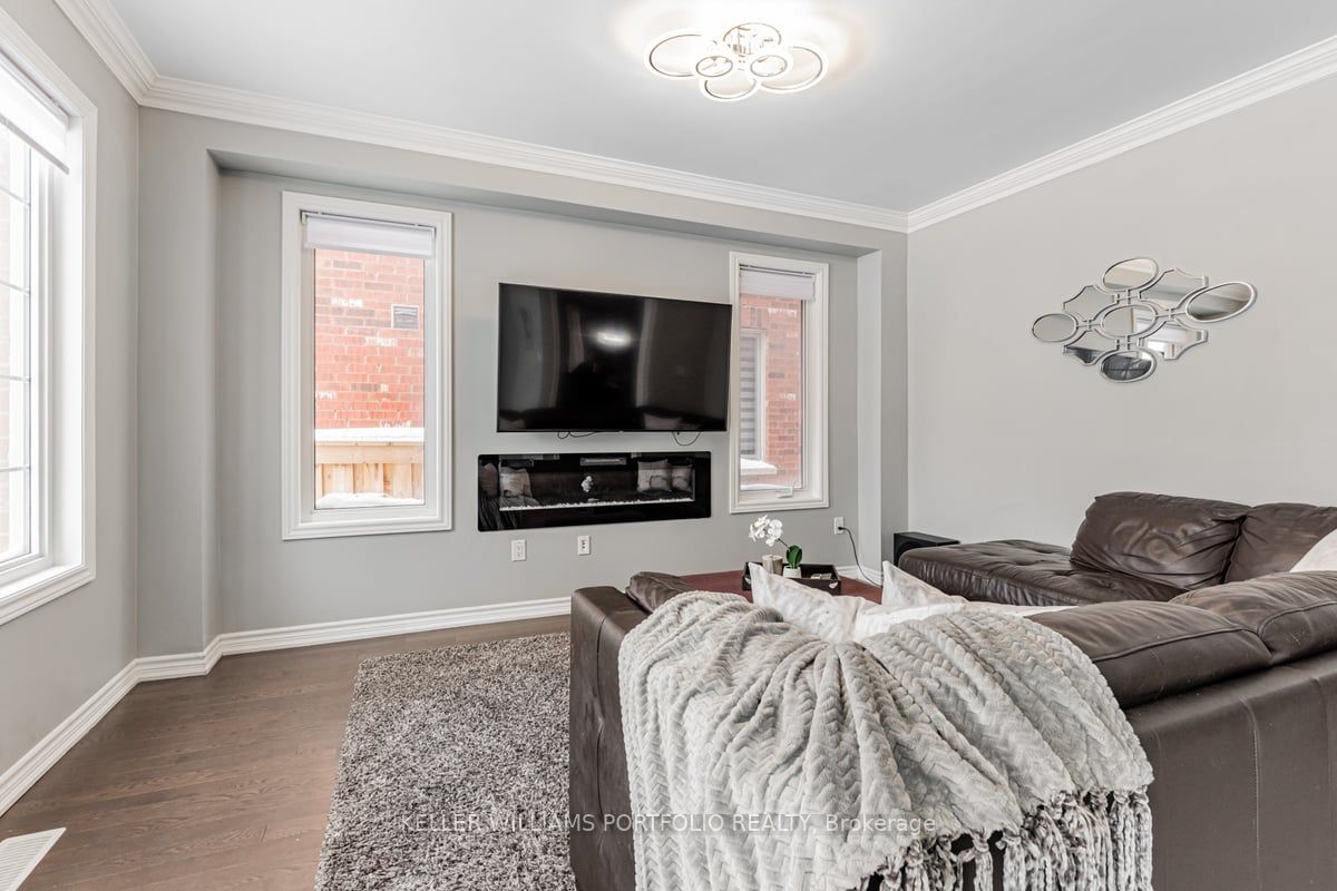 42 Willoughby Place Property Photo 17