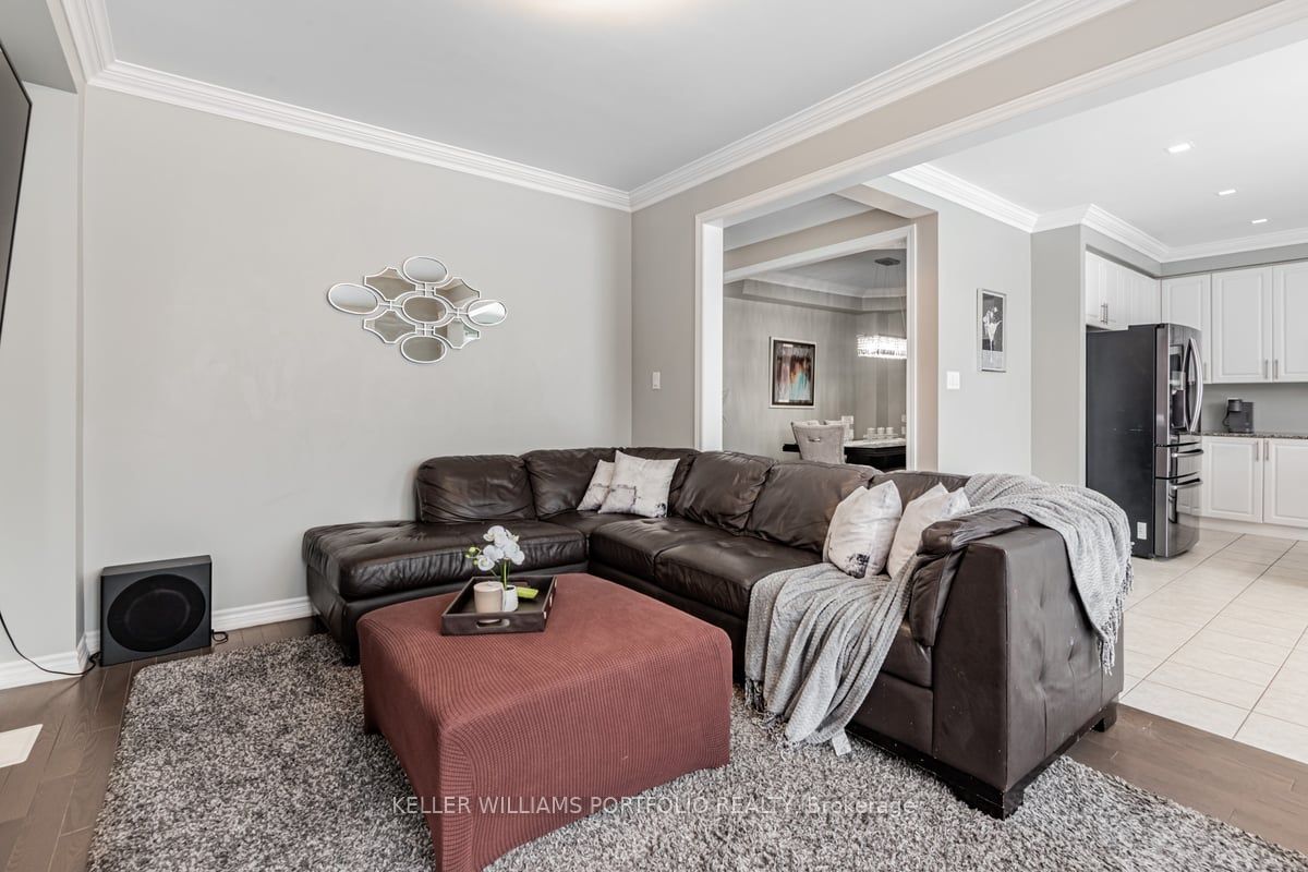 42 Willoughby Place Property Photo 19