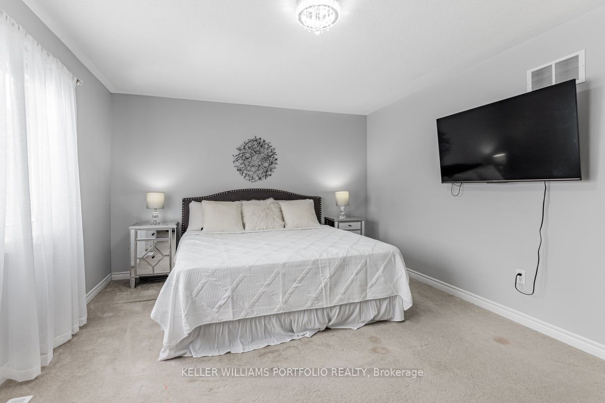 42 Willoughby Place Property Photo 24
