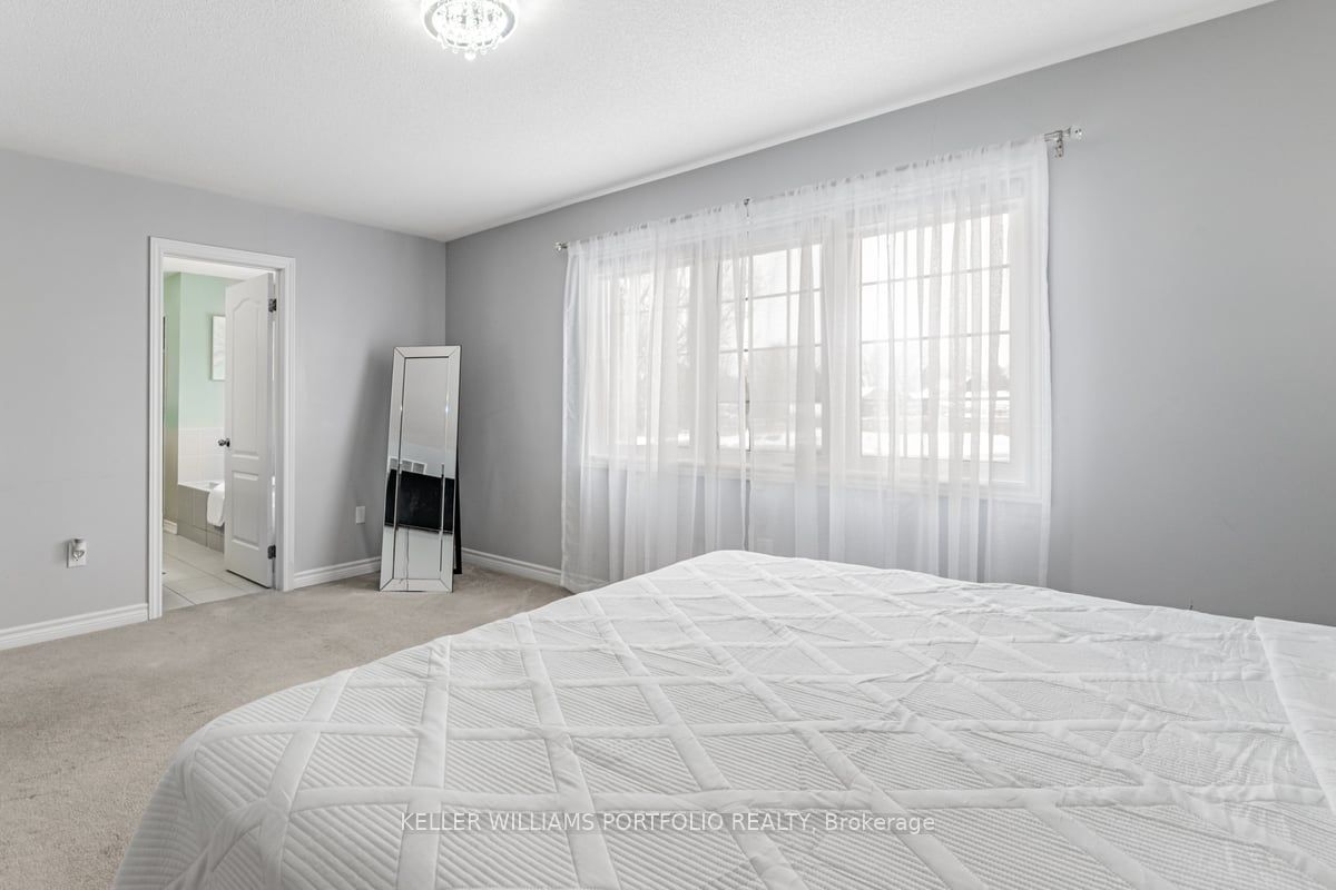 42 Willoughby Place Property Photo 25