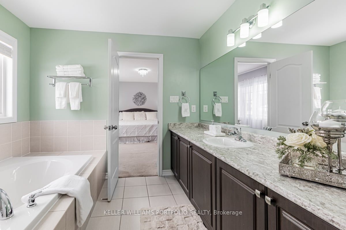 42 Willoughby Place Property Photo 28