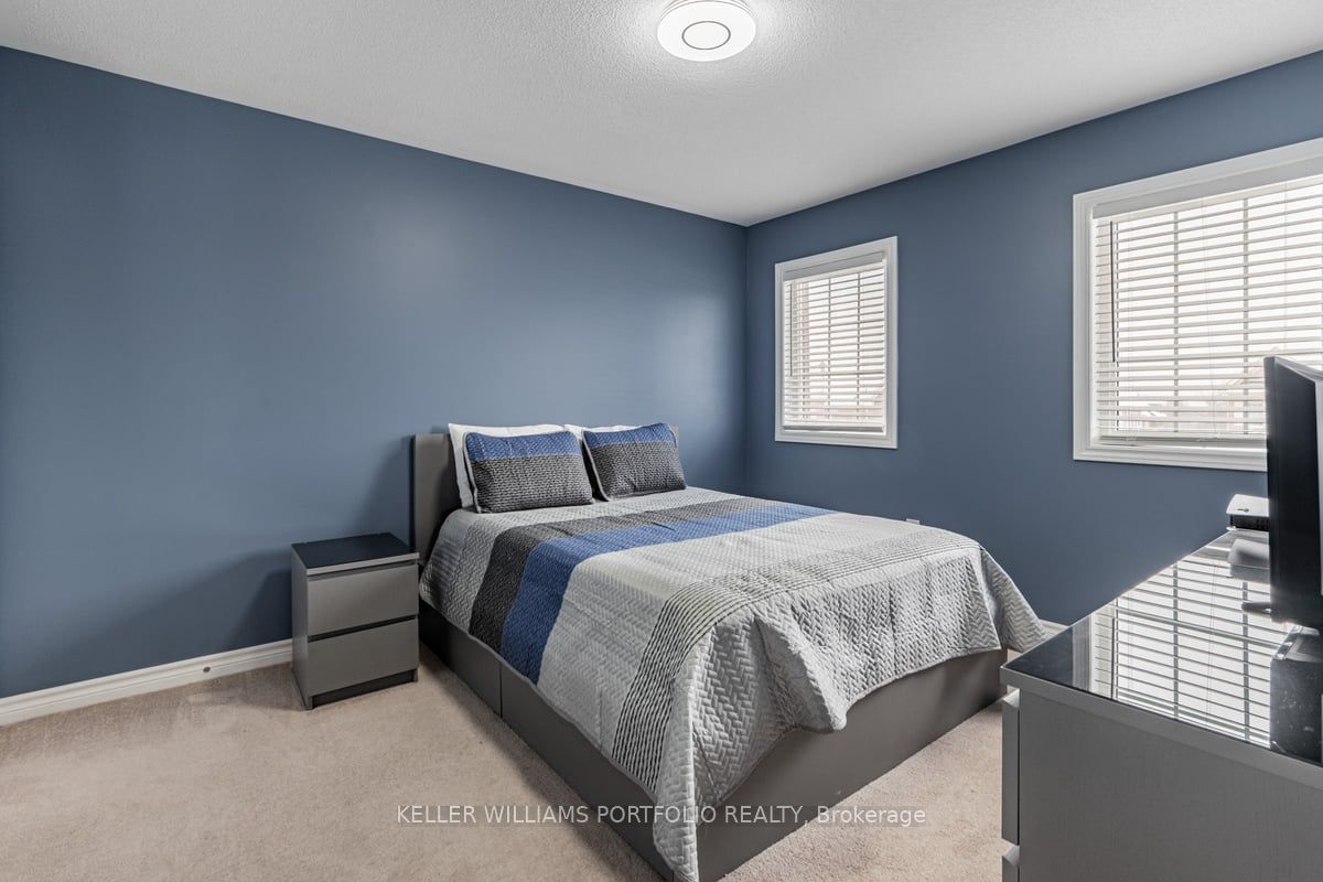 42 Willoughby Place Property Photo 32