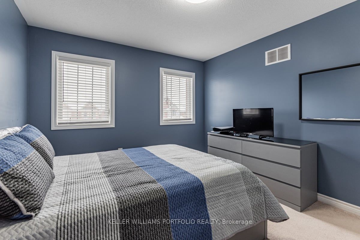42 Willoughby Place Property Photo 33