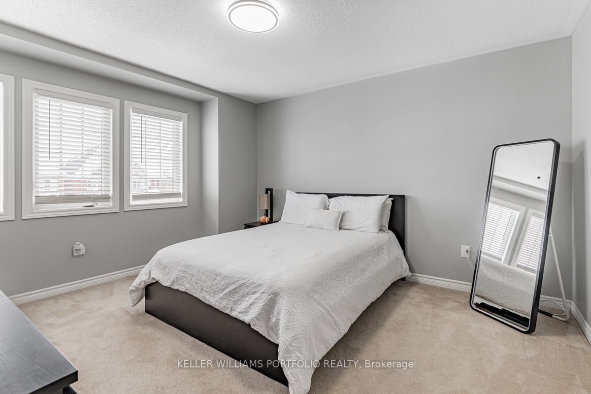 42 Willoughby Place Property Photo 34
