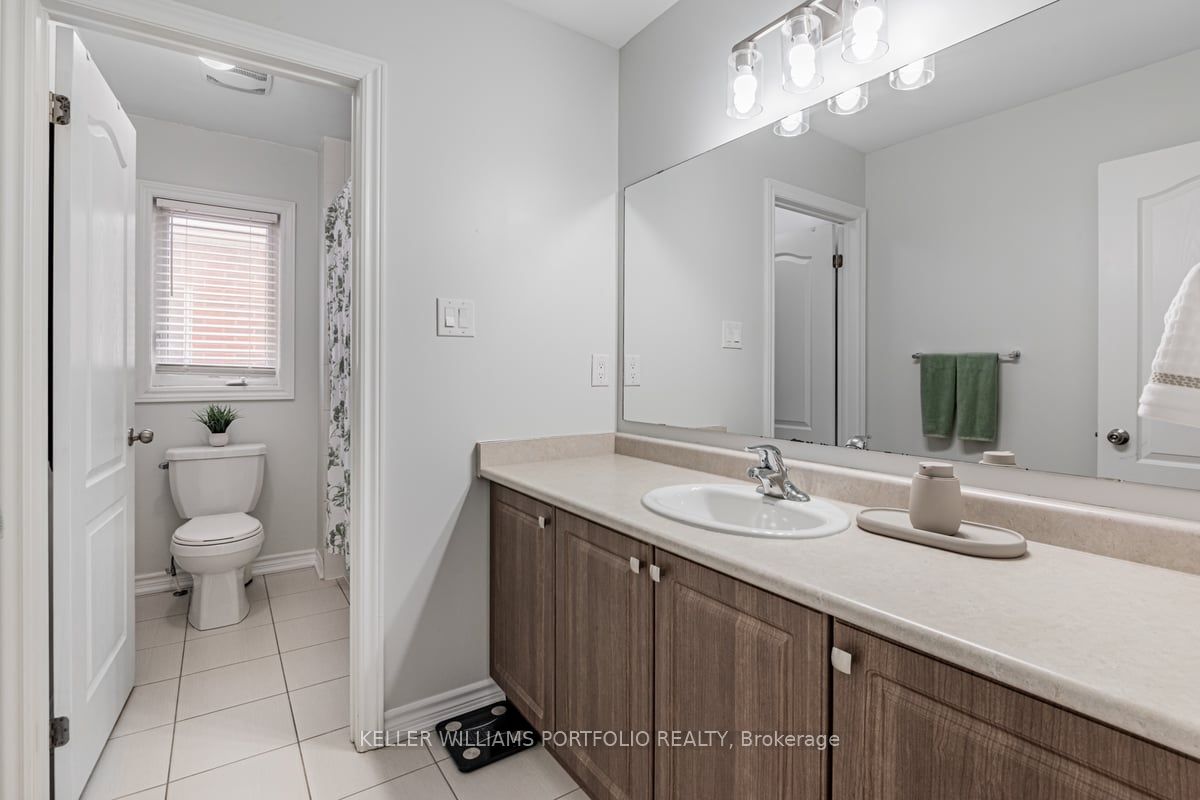 42 Willoughby Place Property Photo 36