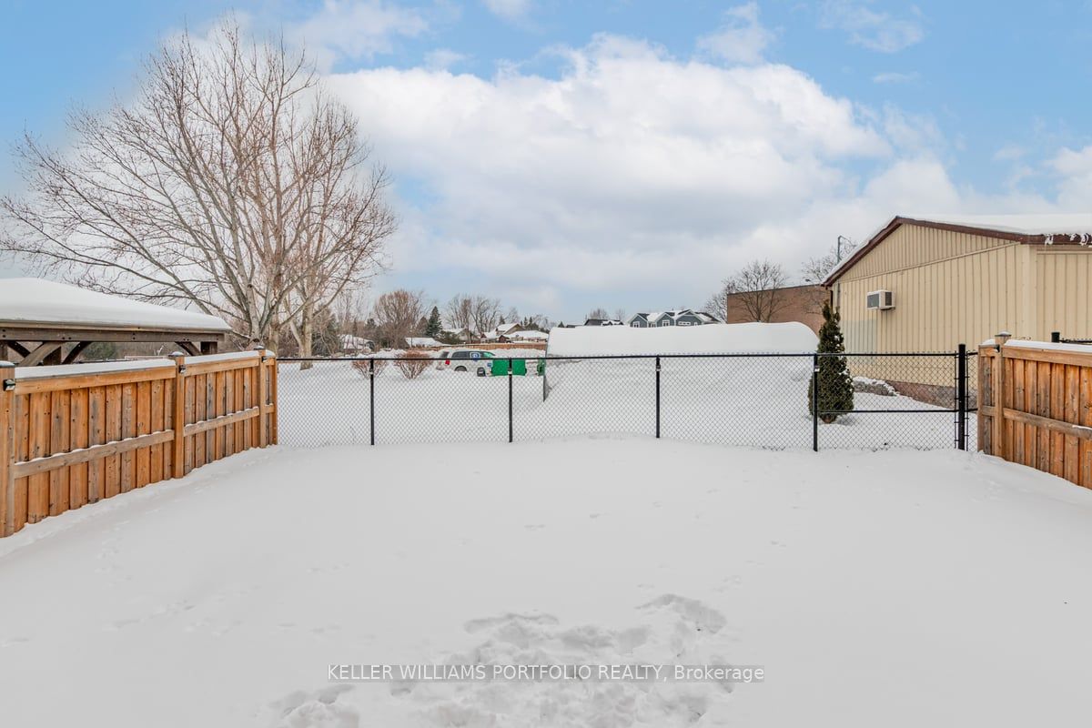 42 Willoughby Place Property Photo 38