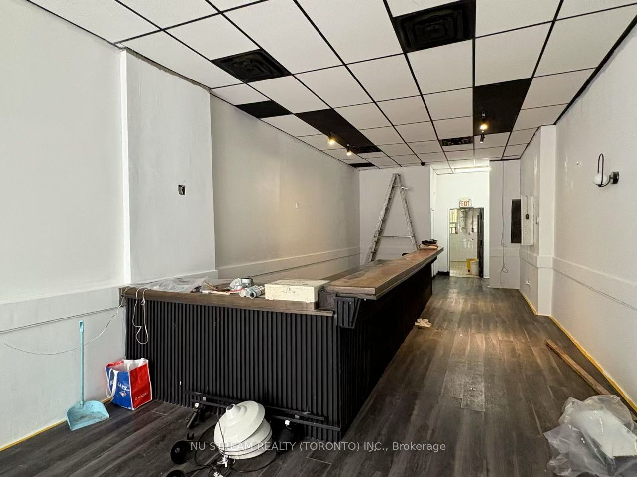 688 Gerrard Street Property Photo 4