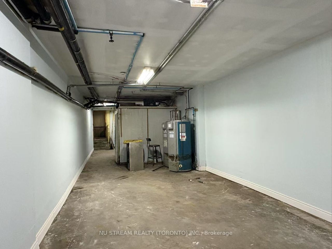 688 Gerrard Street Property Photo 8