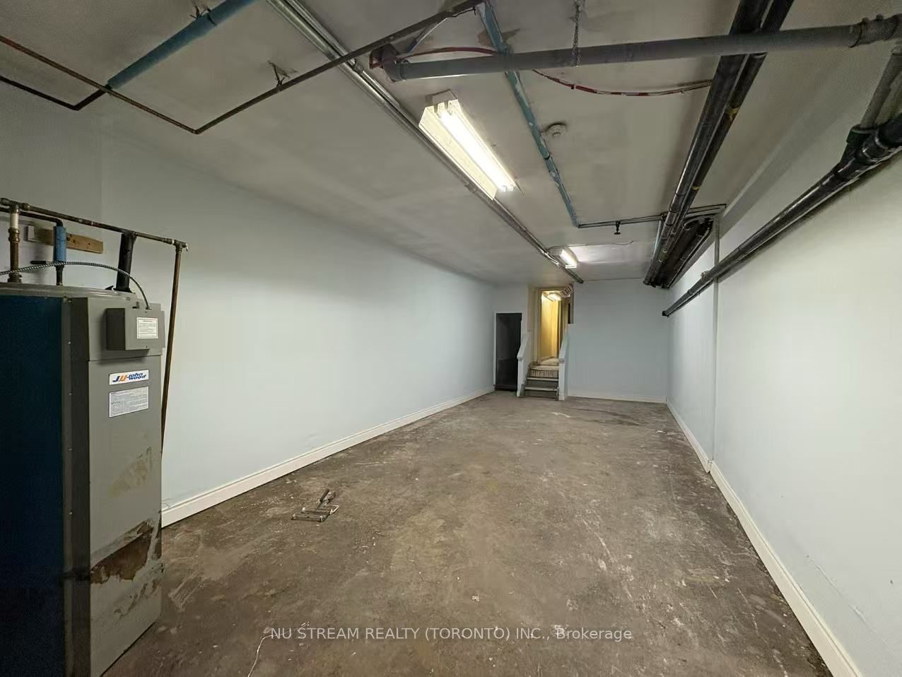 688 Gerrard Street Property Photo 10
