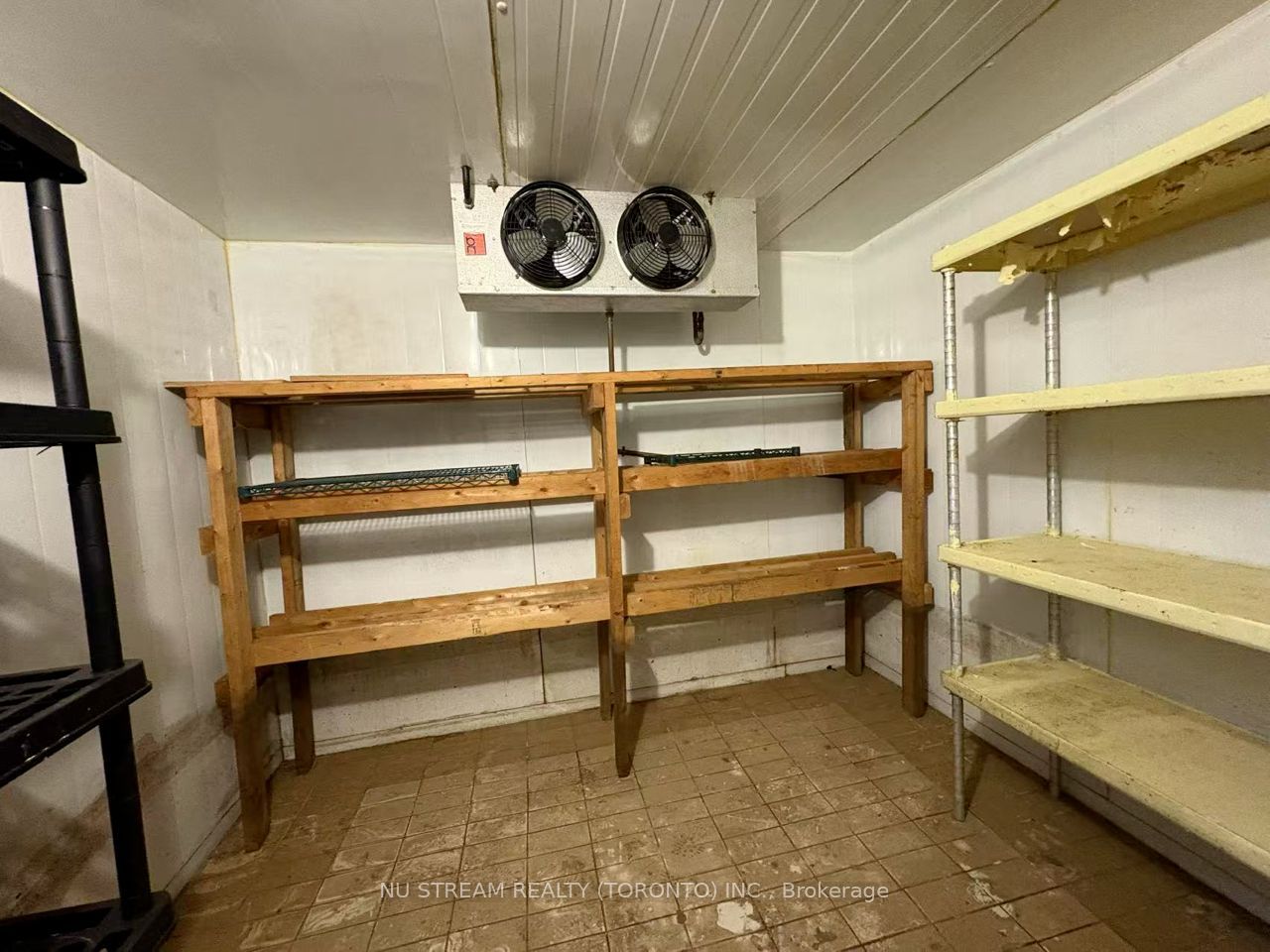 688 Gerrard Street Property Photo 11