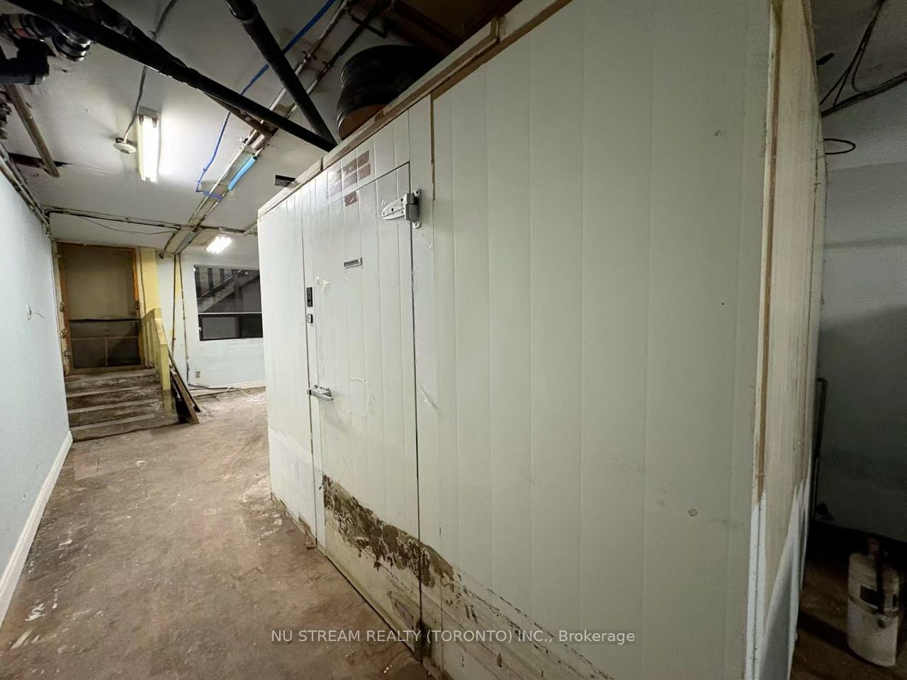 688 Gerrard Street Property Photo 12