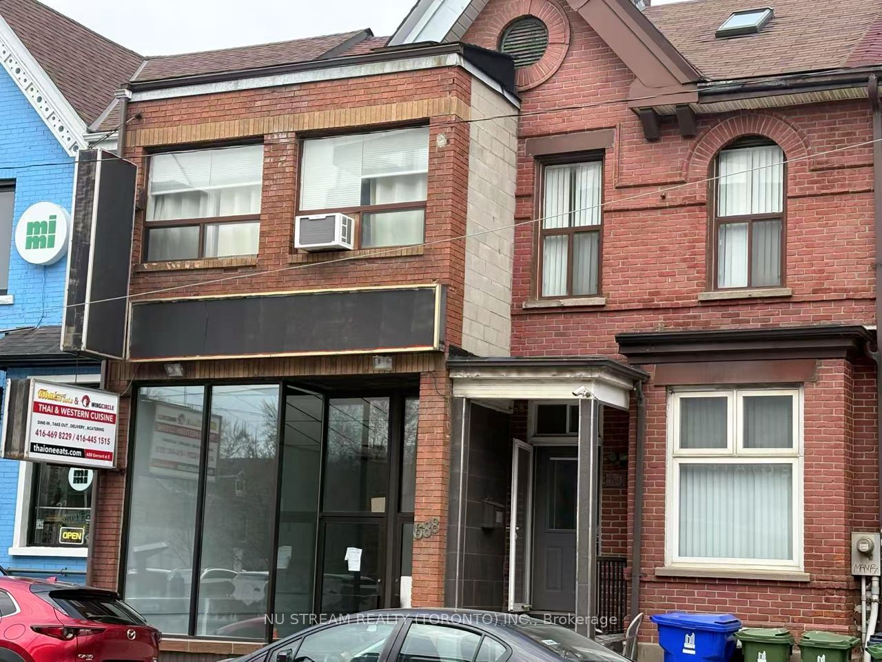 688 Gerrard Street Property Photo 13