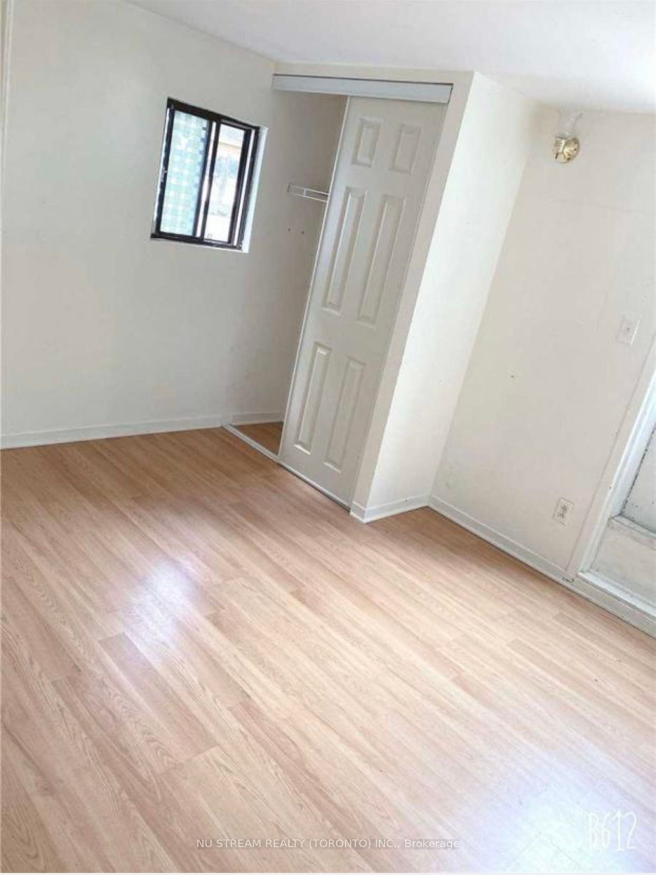 688 Gerrard Street Property Photo 21