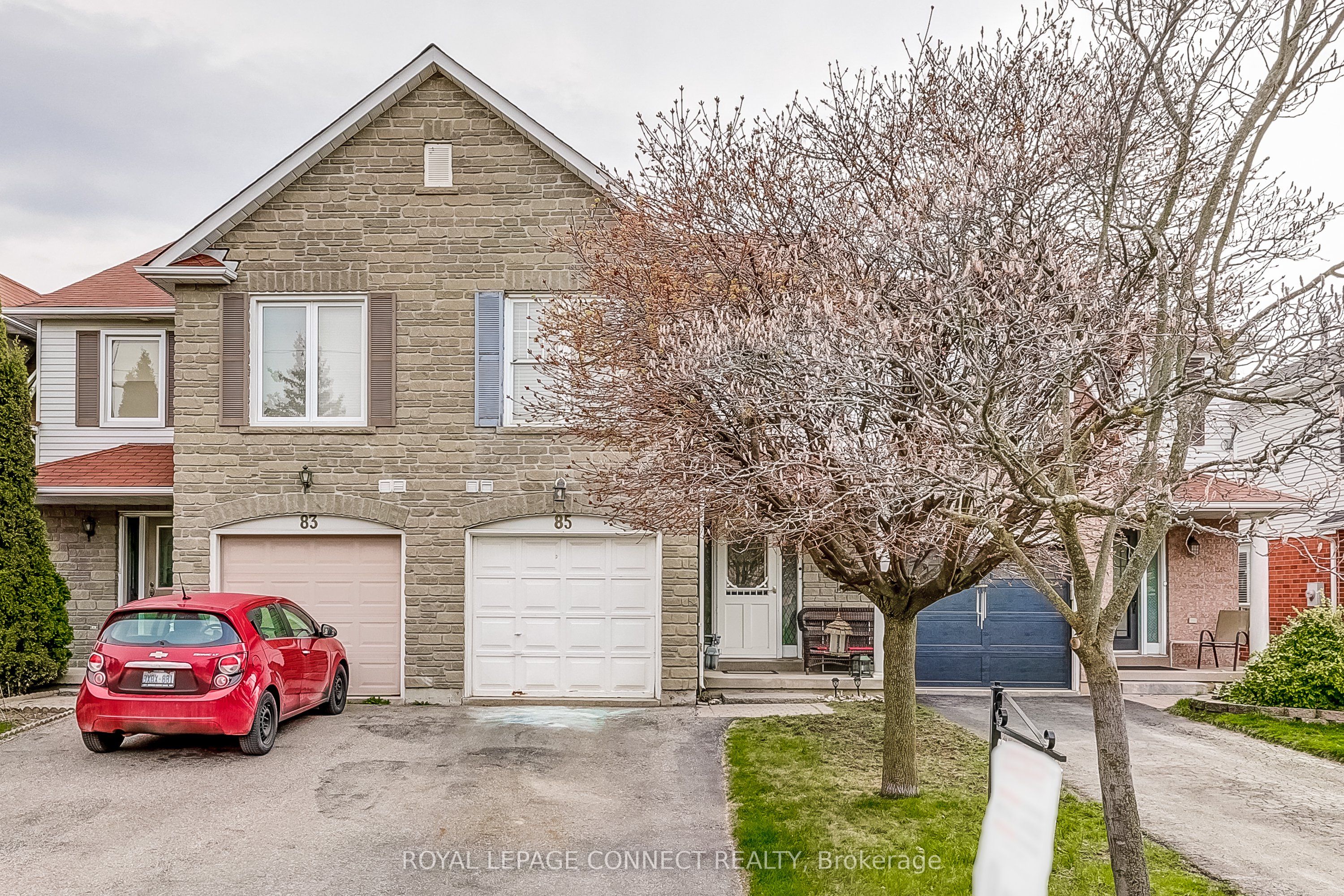 85 Brownstone Crescent Property Photo
