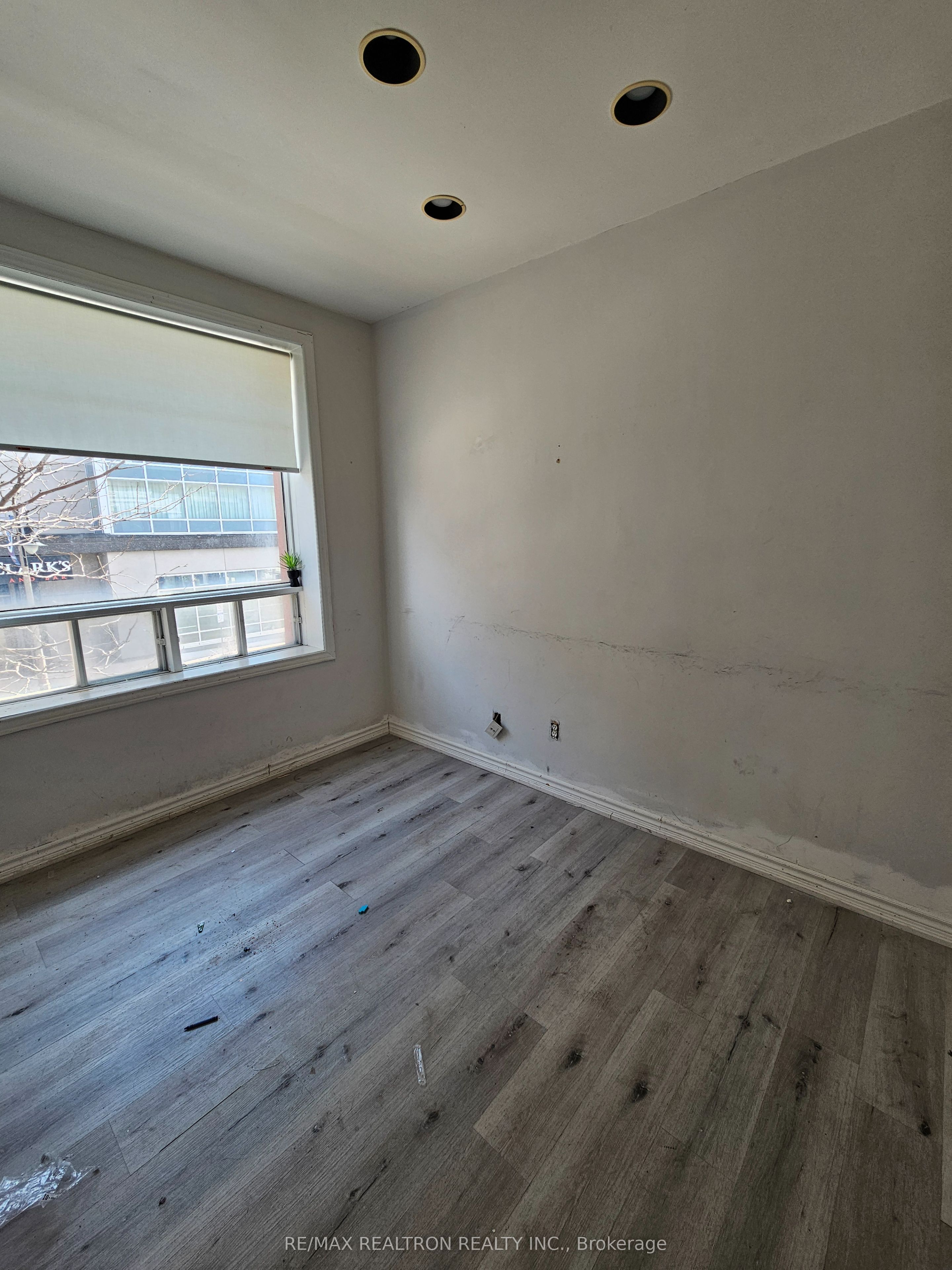 #2nd Flr - 70 Simcoe Street Property Photo 4
