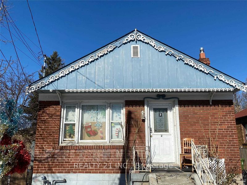 2 Park Street N Property Photo 1
