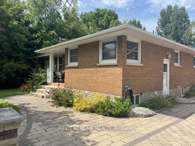 132 Winchester Road E Property Photo 2