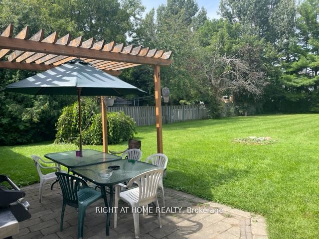 132 Winchester Road E Property Photo 6