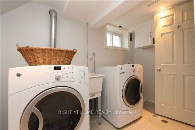 132 Winchester Road E Property Photo 16