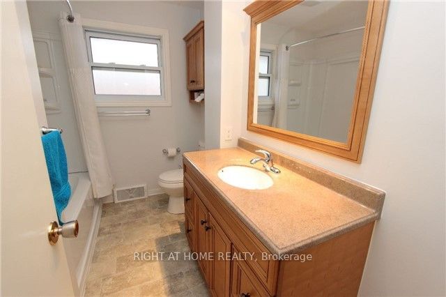 132 Winchester Road E Property Photo 23