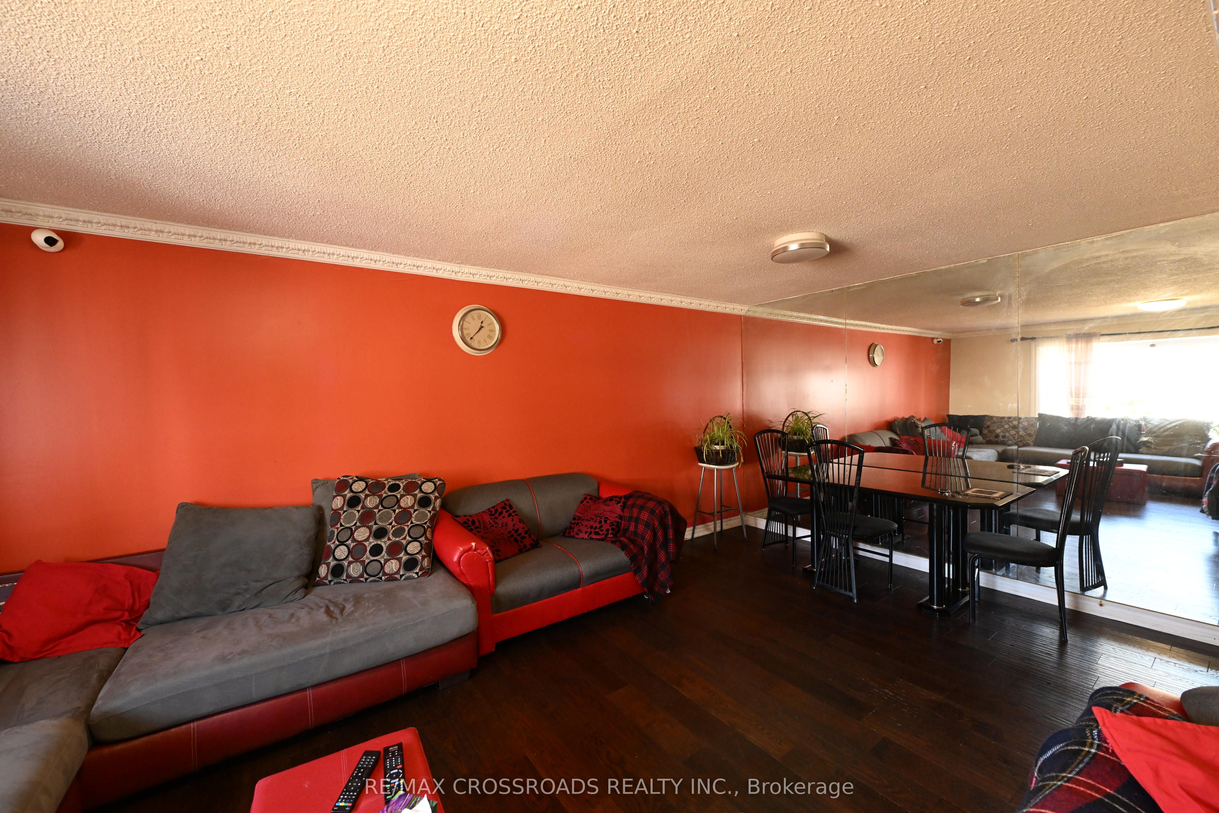 41 Gemshaw Crescent Property Photo 2