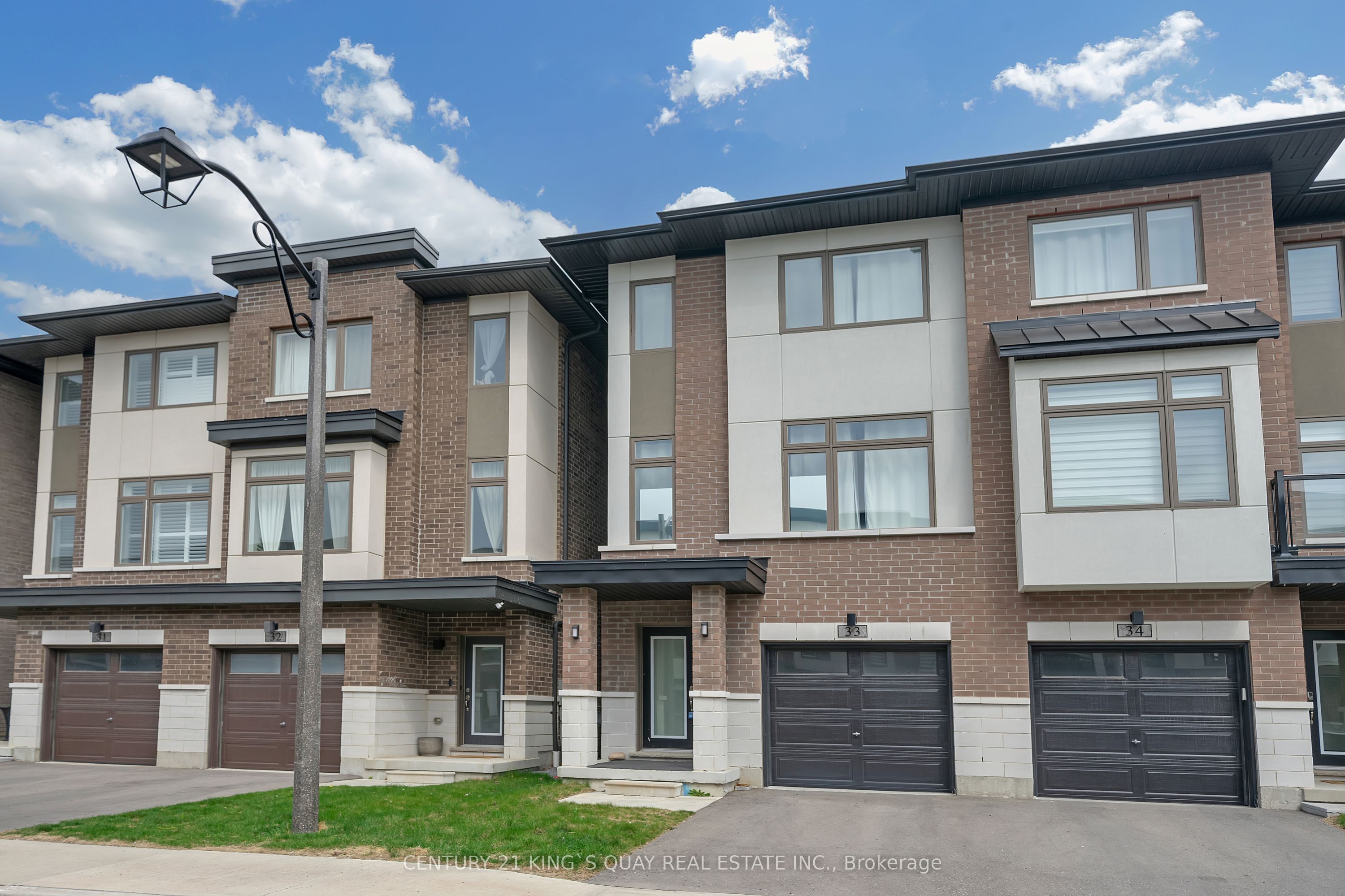 250 Finch Avenue 33 Property Photo 3