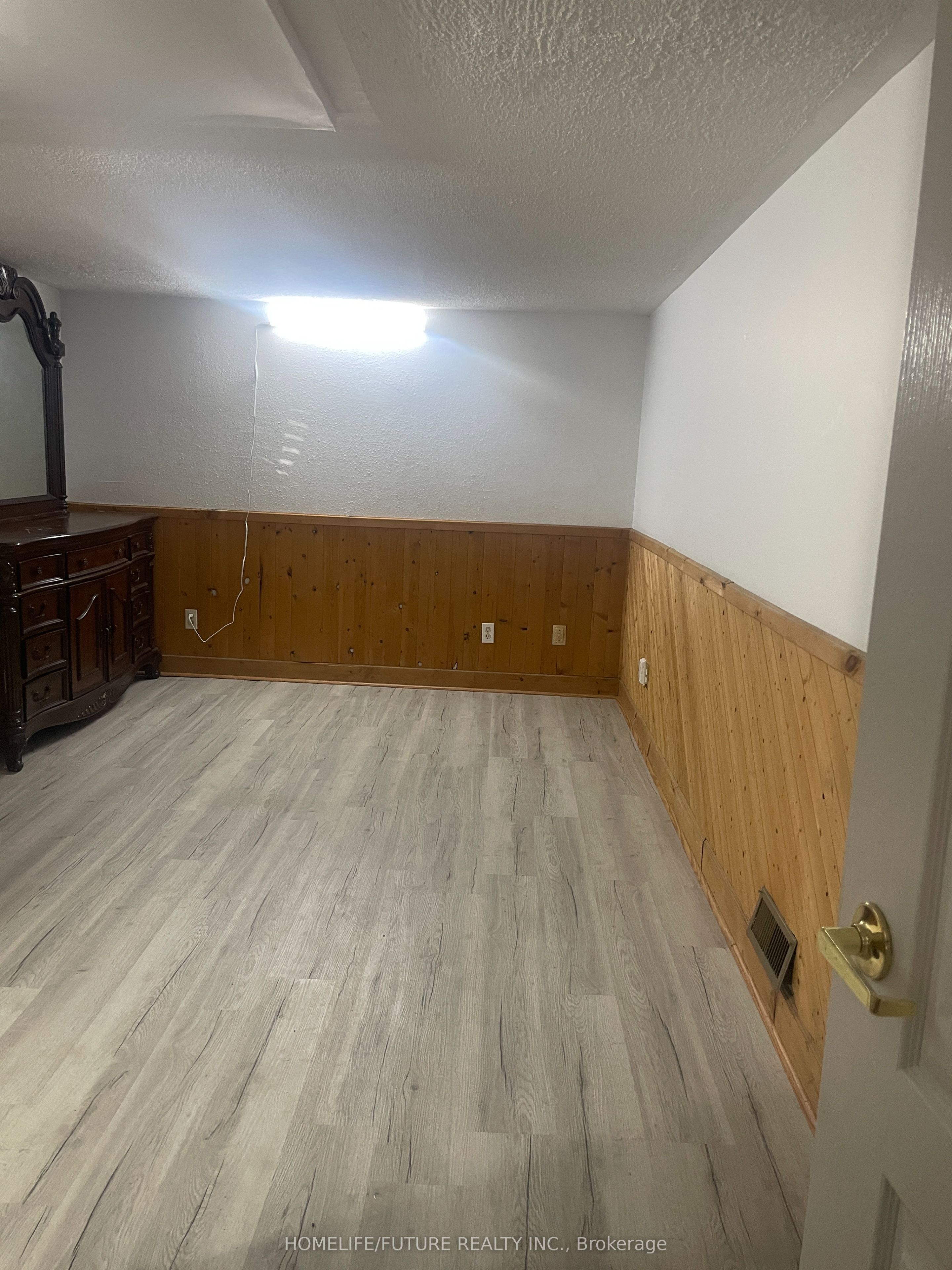 1237 Cedar Street Bsmt Property Photo 9