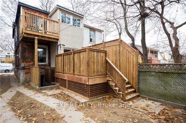 122 Parkmount Road Upper Property Photo 2