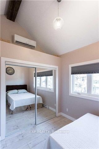 122 Parkmount Road Upper Property Photo 3