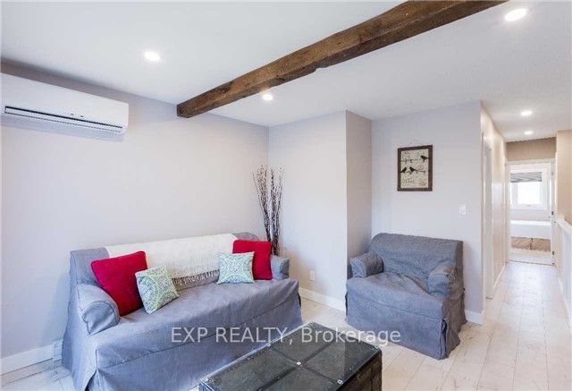 122 Parkmount Road Upper Property Photo 12