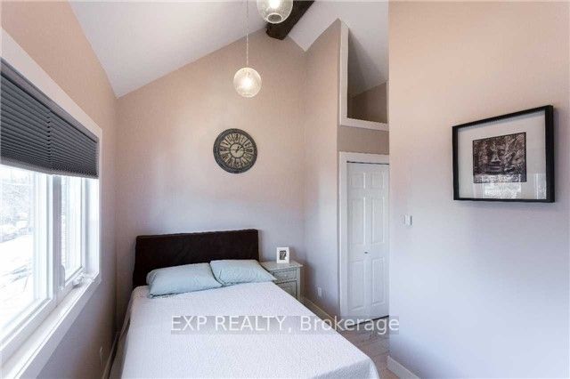 122 Parkmount Road Upper Property Photo 17