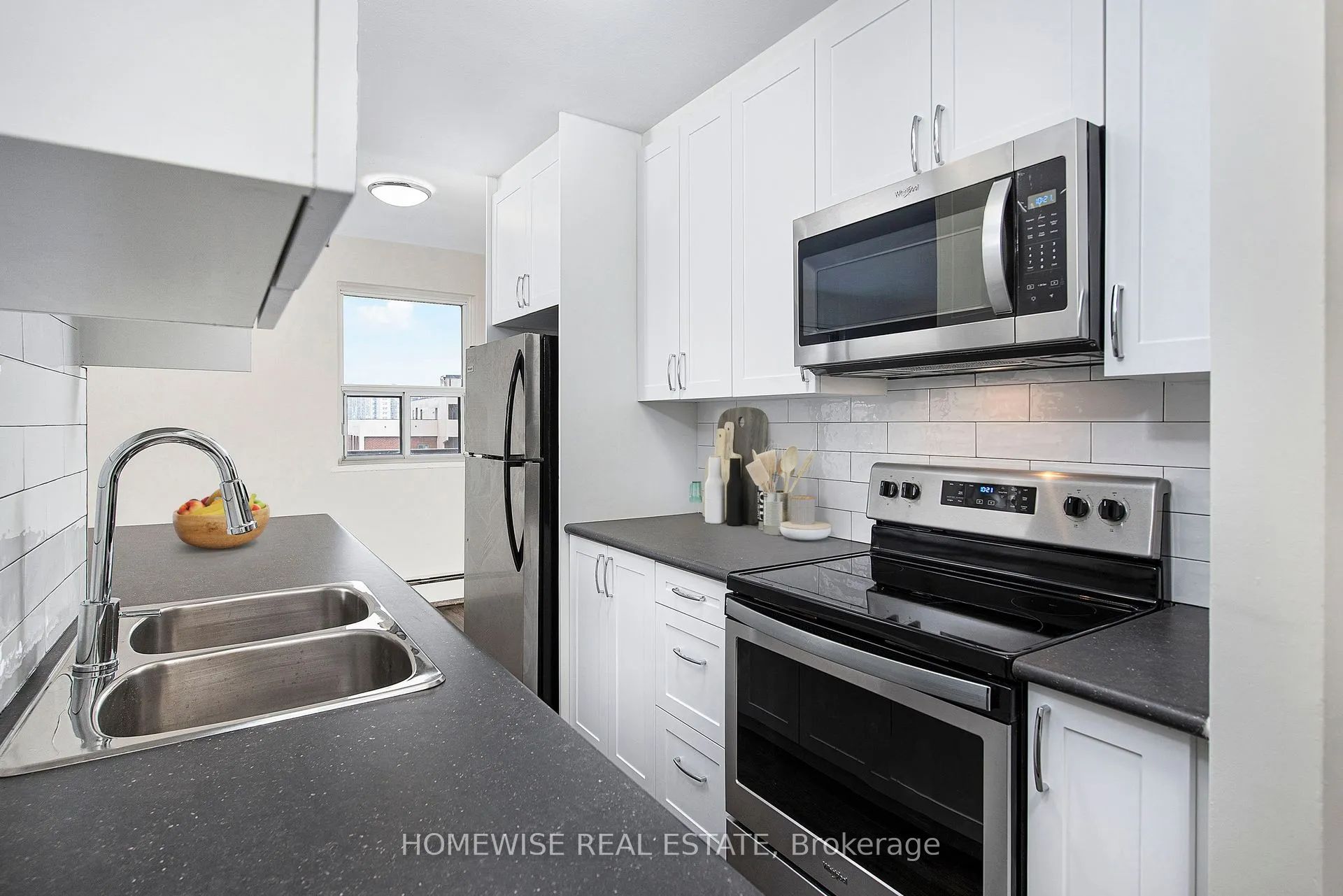 2360 Birchmount Road 911 Property Photo 2