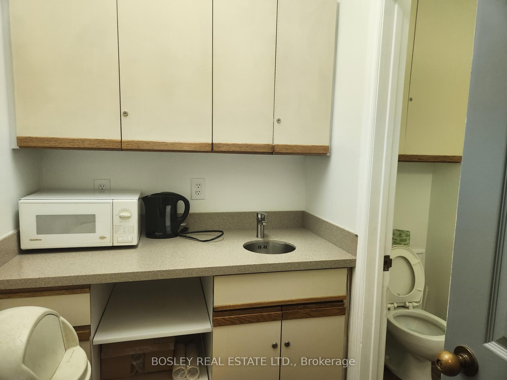 253 Danforth Avenue 102 Property Photo 9