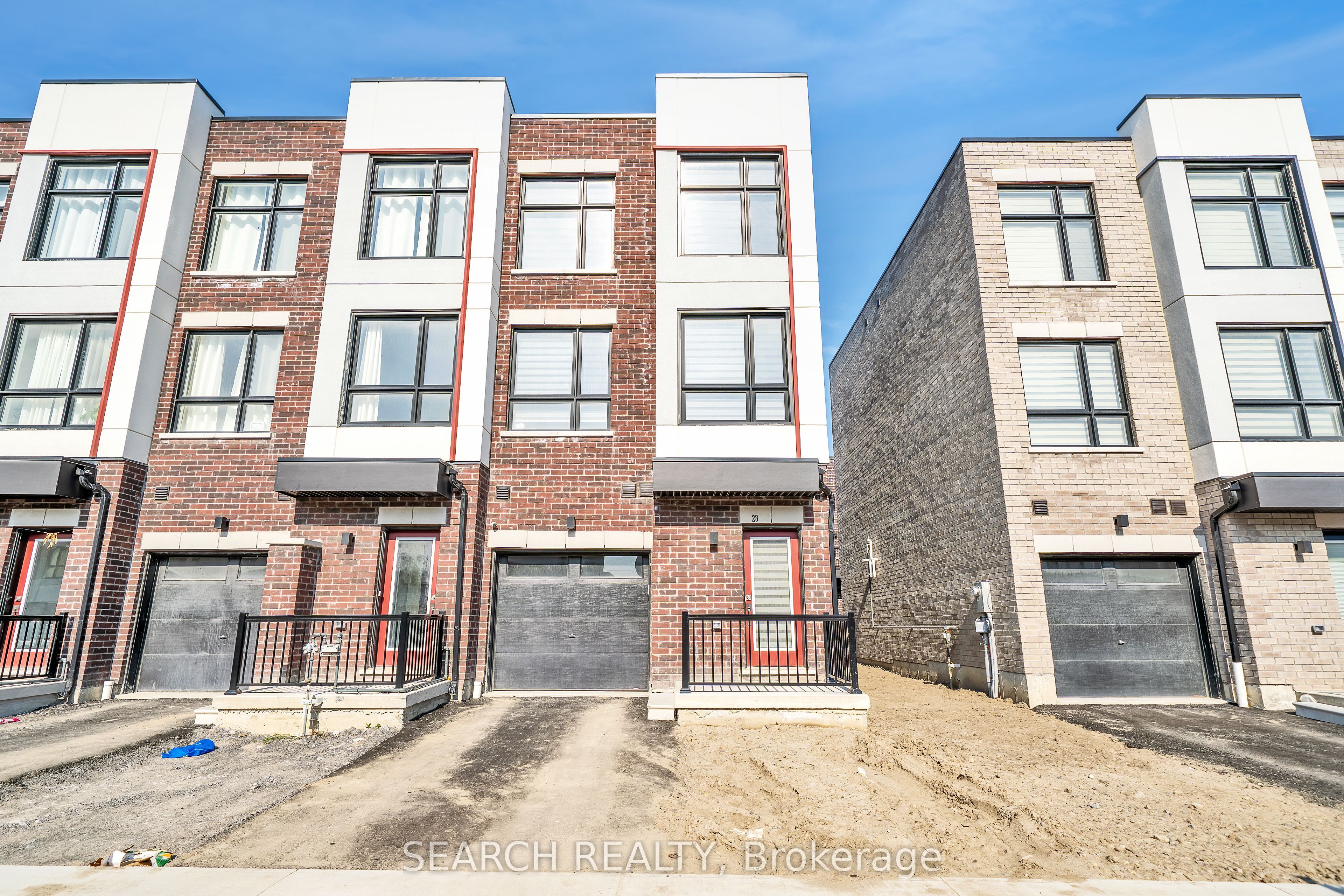 23 Bateson Street W Property Photo 1