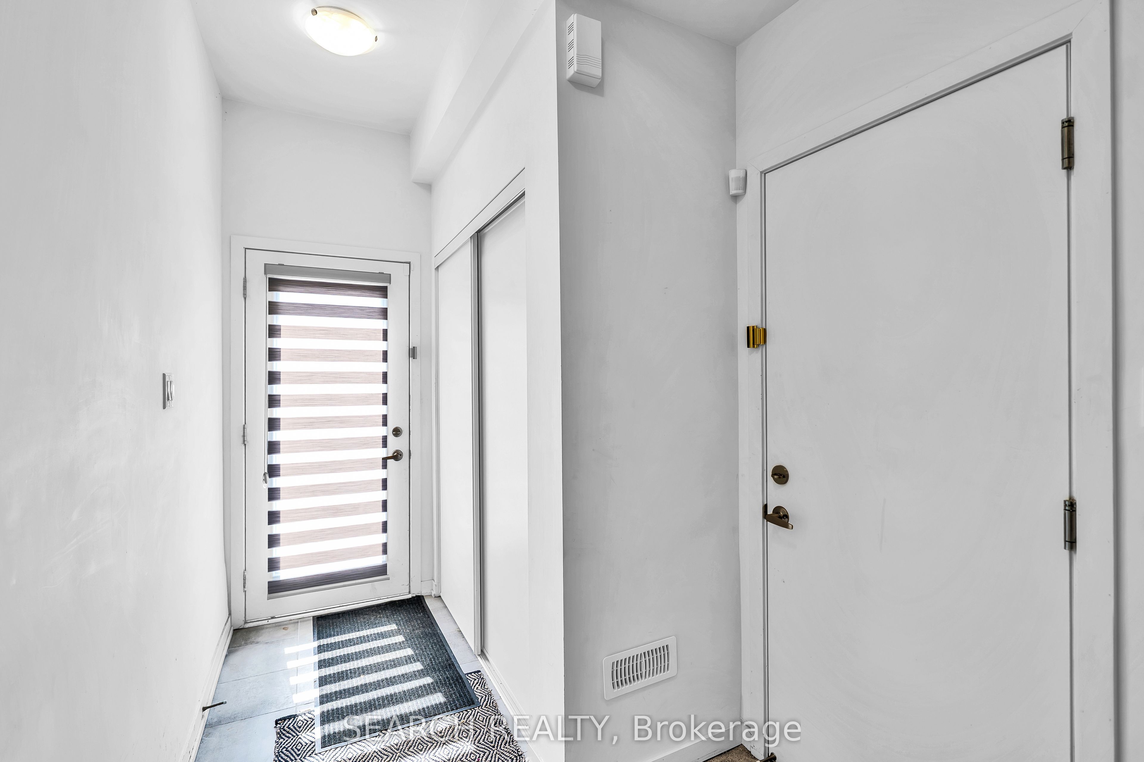23 Bateson Street W Property Photo 3