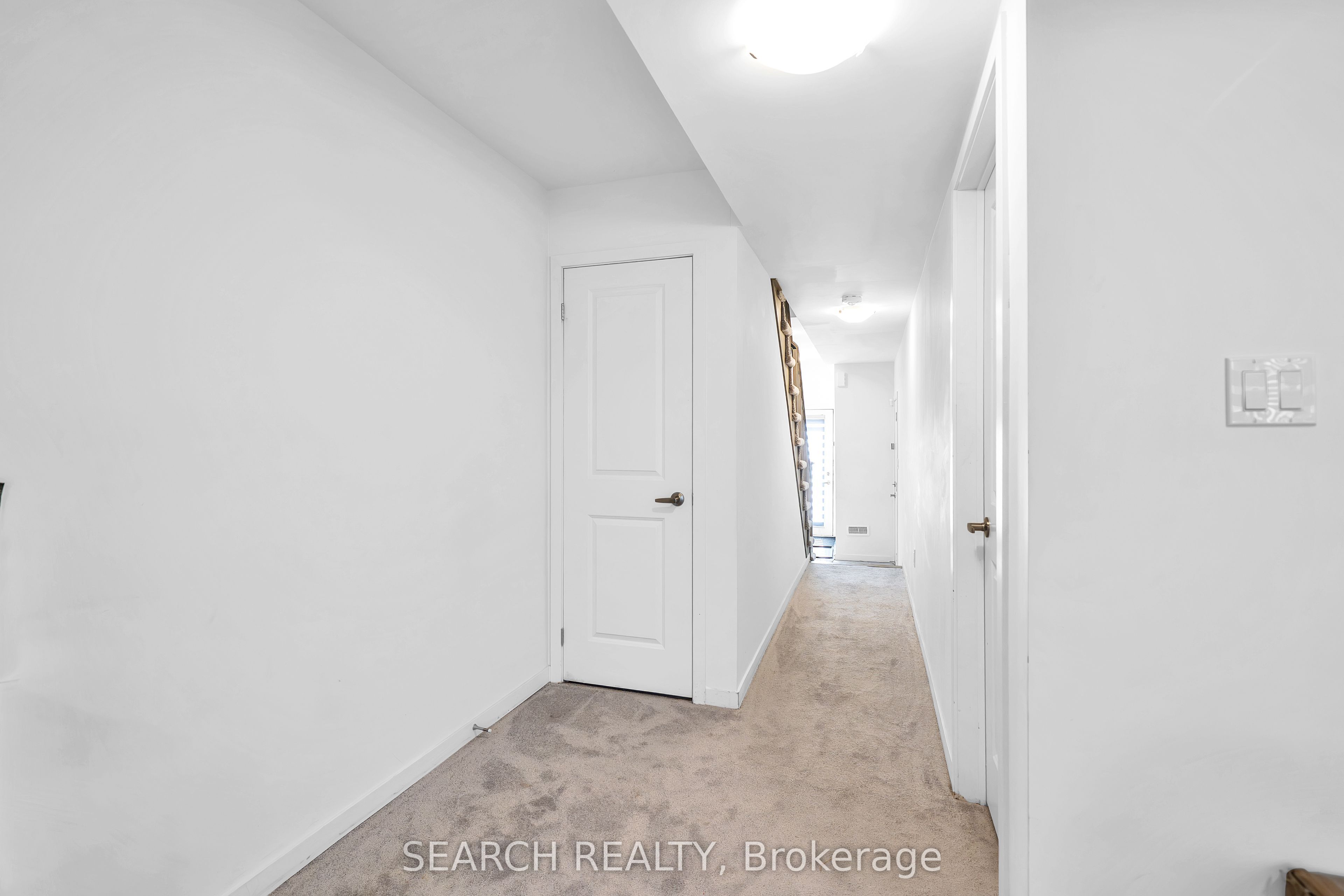 23 Bateson Street W Property Photo 4