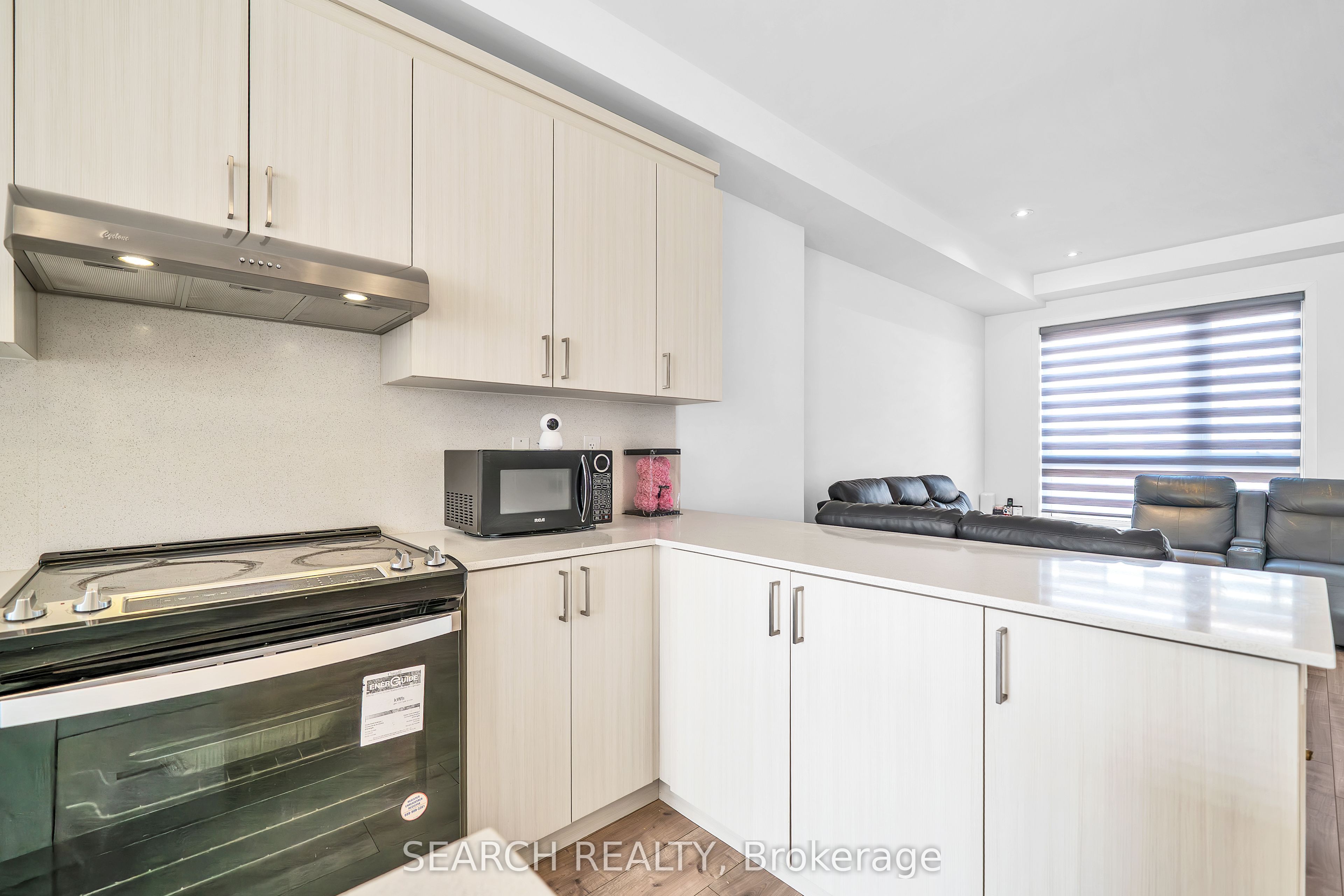 23 Bateson Street W Property Photo 11