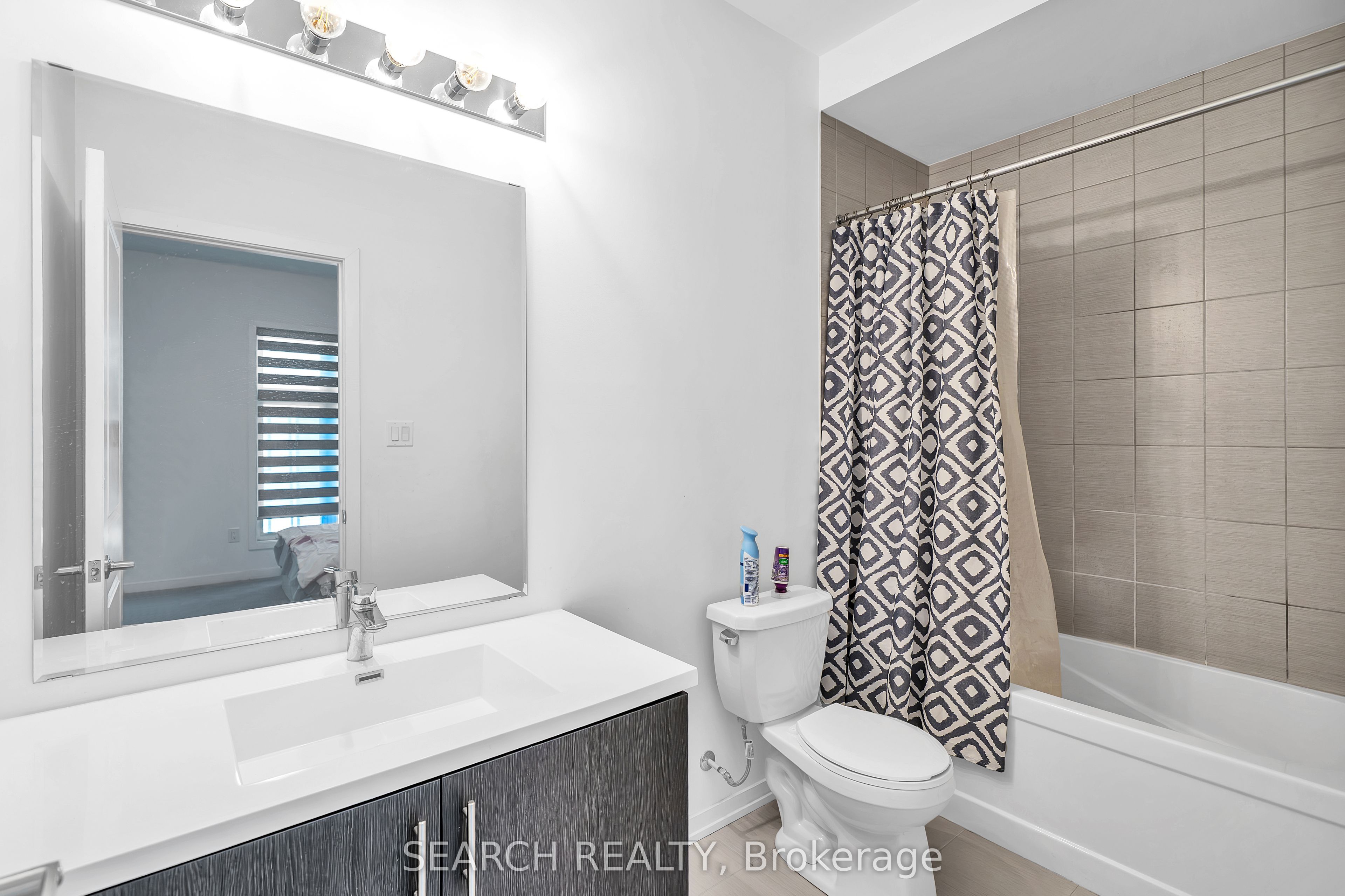 23 Bateson Street W Property Photo 14