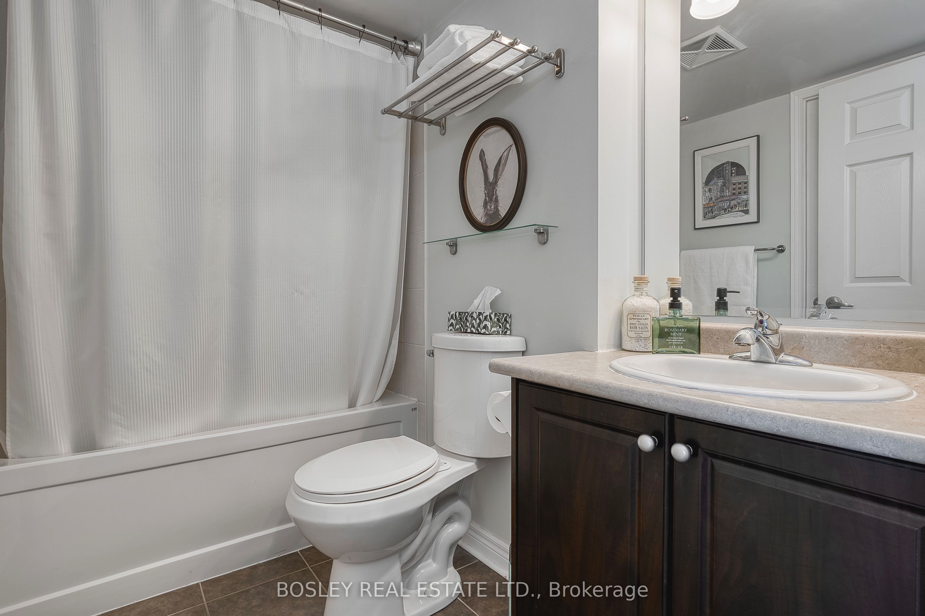 #326 - 60 Fairfax Crescent Property Photo 5