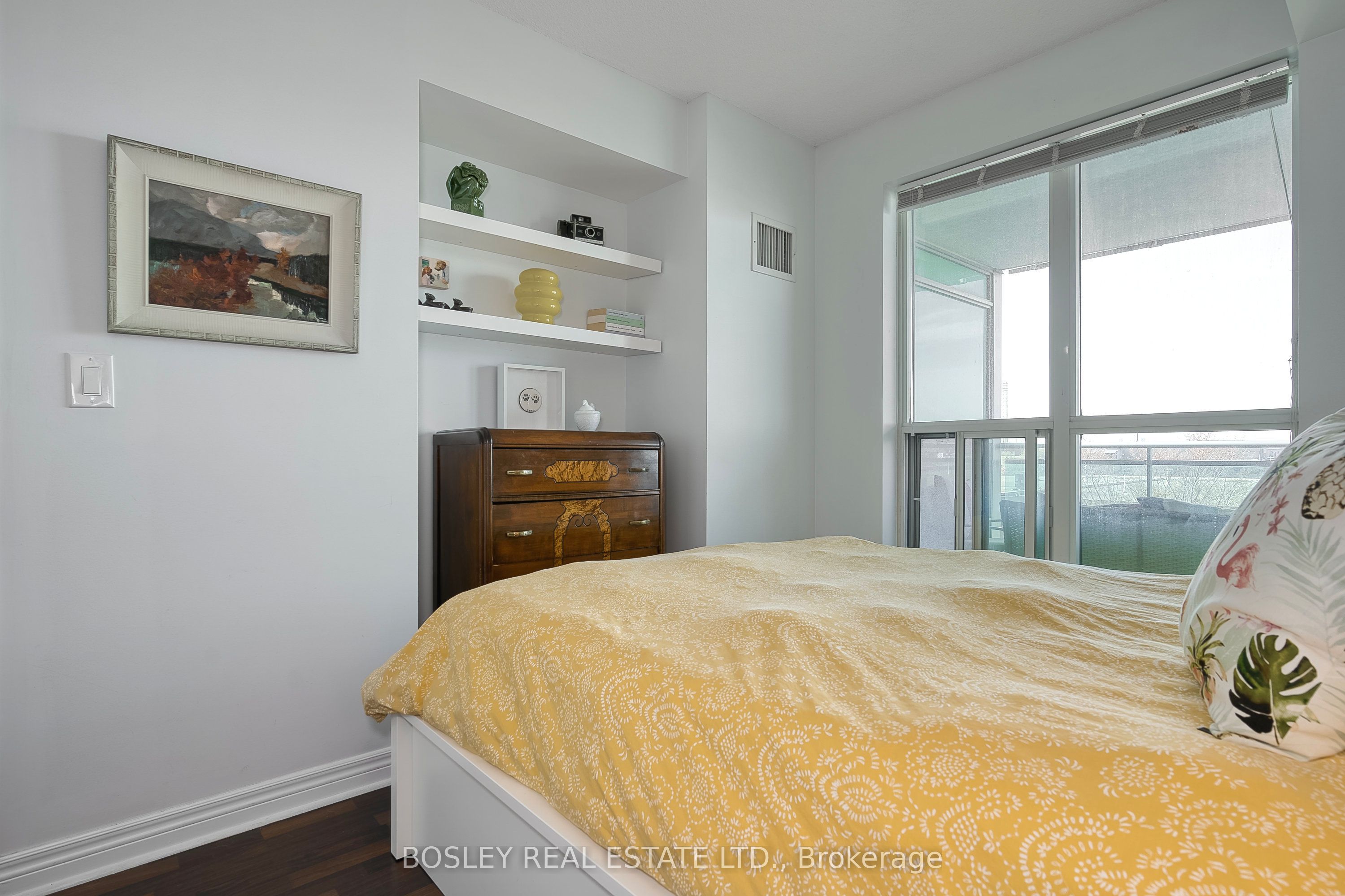 #326 - 60 Fairfax Crescent Property Photo 8