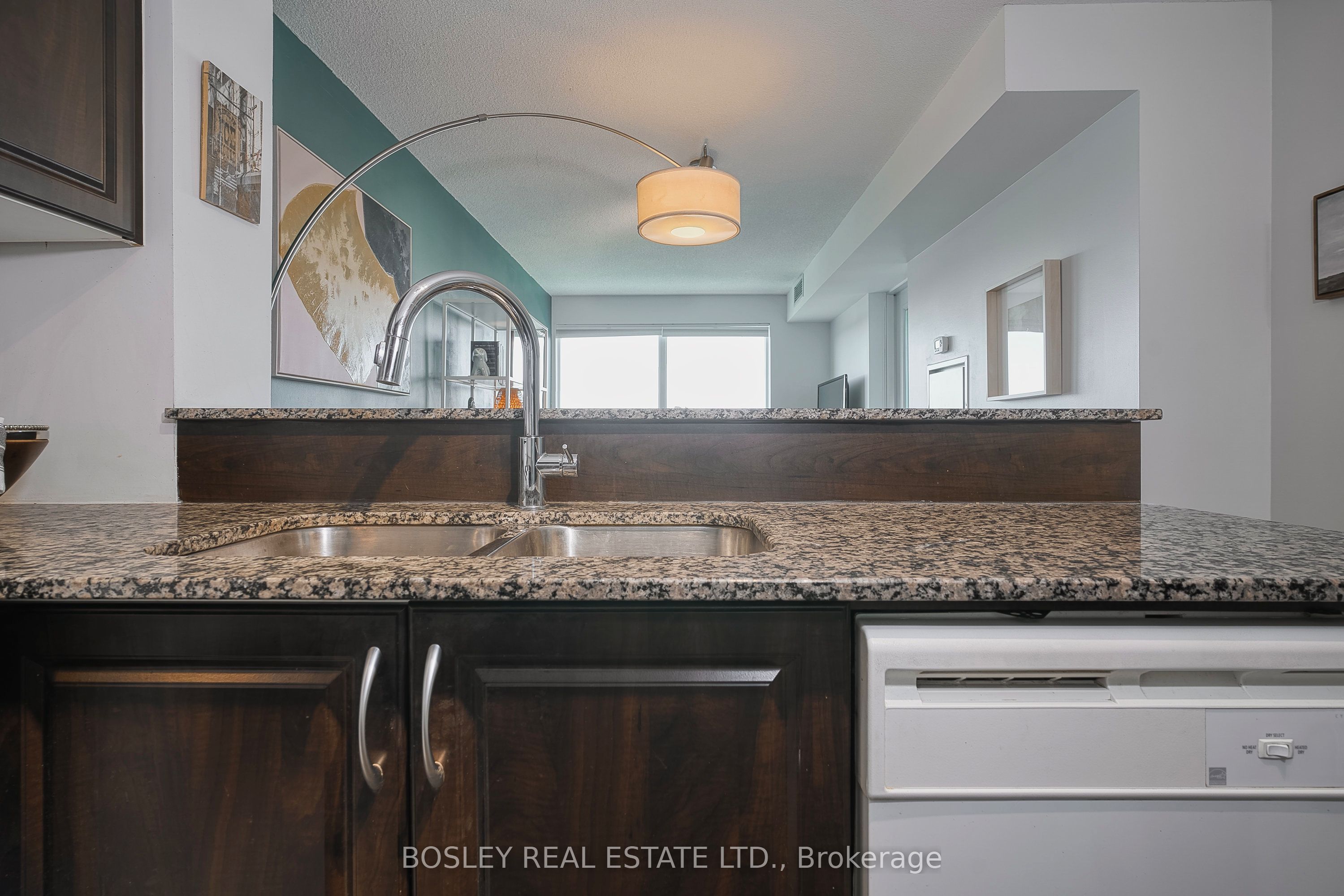#326 - 60 Fairfax Crescent Property Photo 10