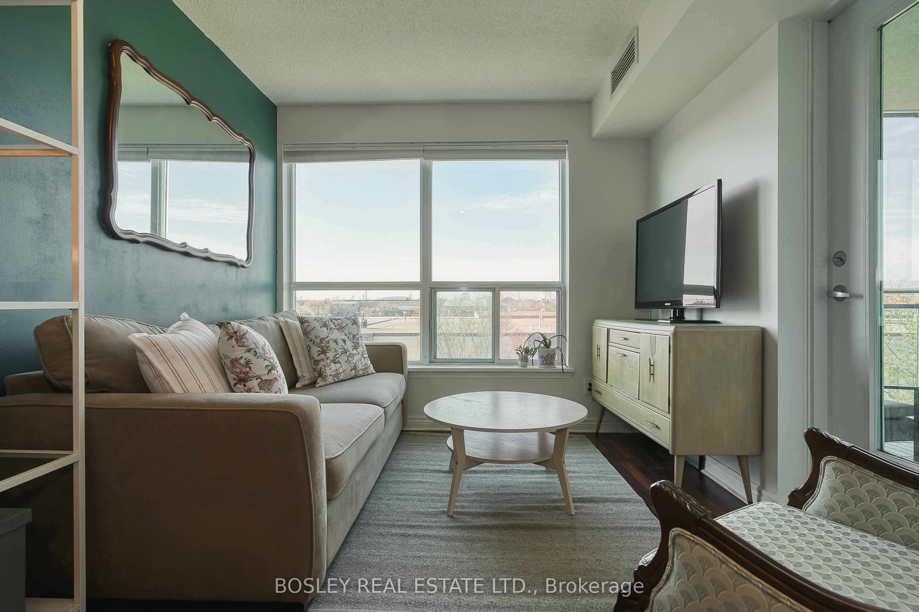 #326 - 60 Fairfax Crescent Property Photo 13