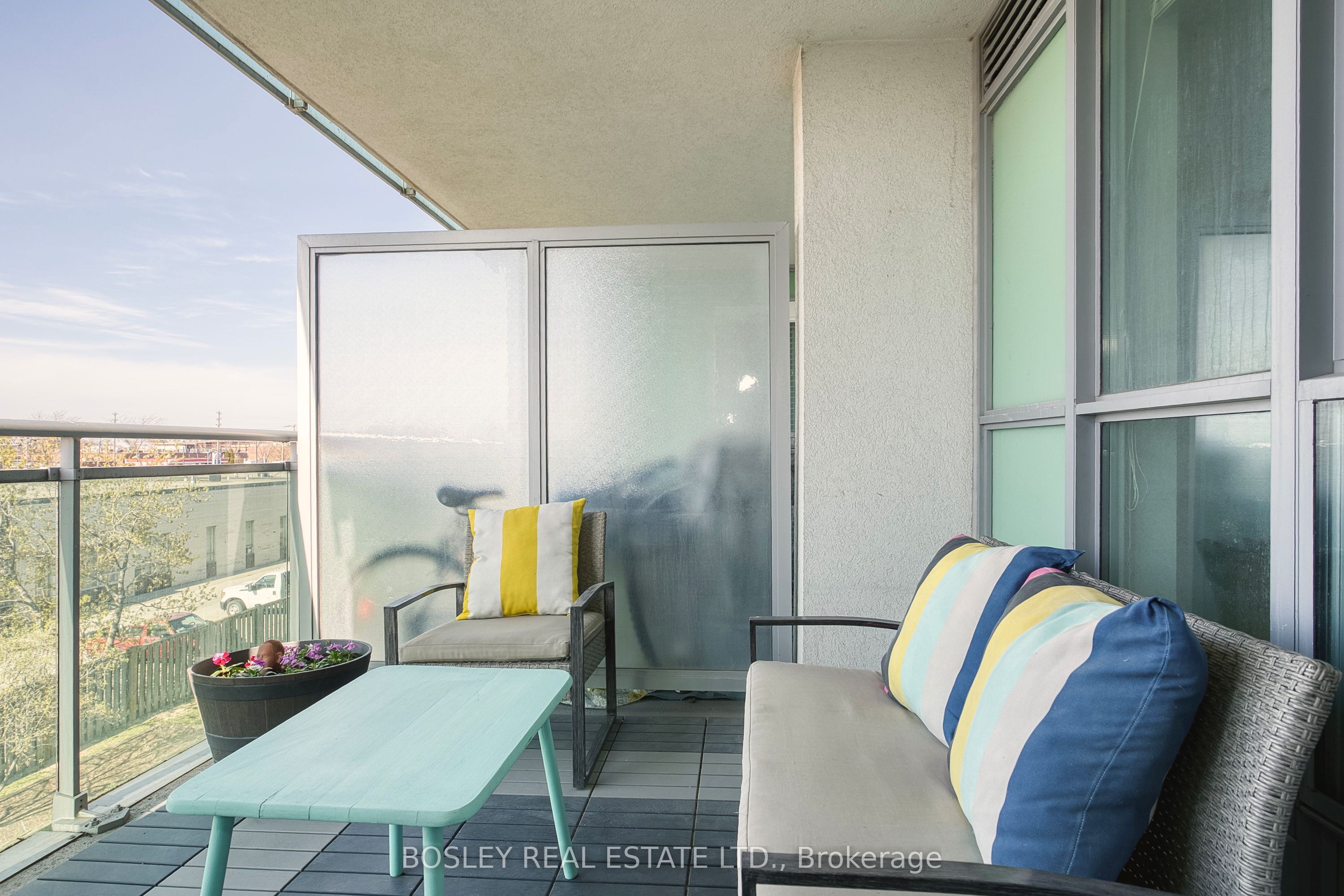 #326 - 60 Fairfax Crescent Property Photo 16