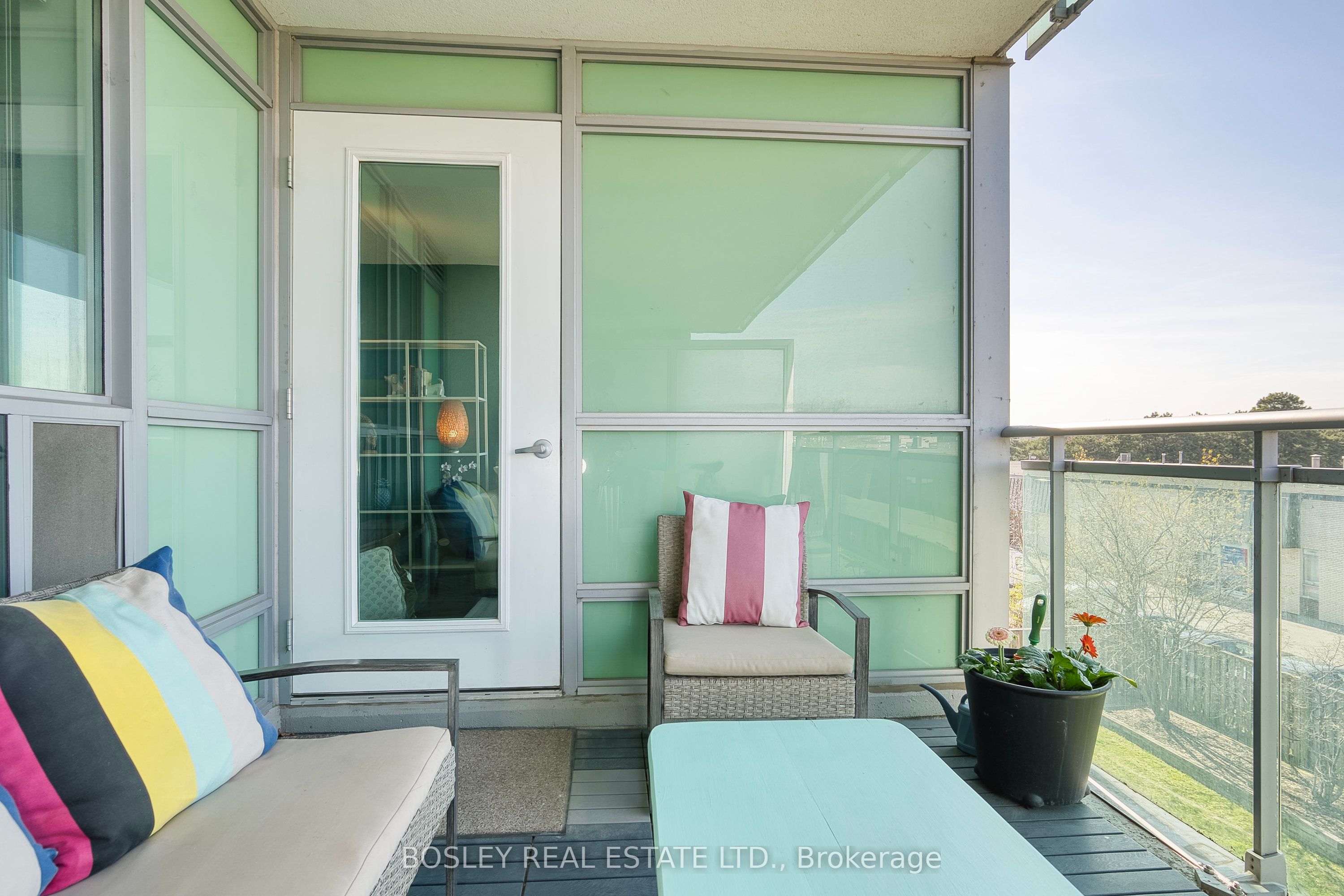 #326 - 60 Fairfax Crescent Property Photo 17